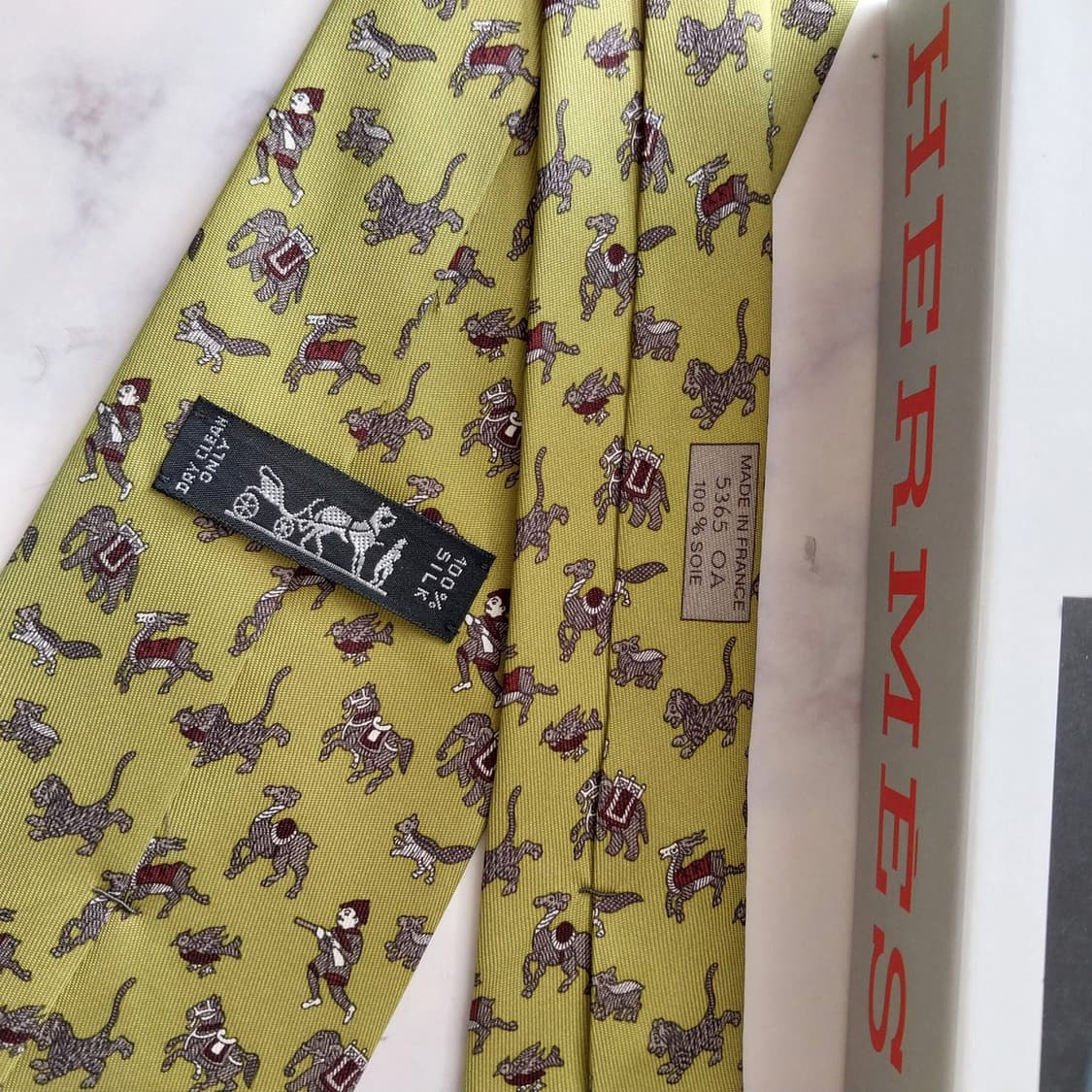 에르메스 실크 애니멀 모티브 넥타이 9.3cm A+~A등급 K1965
 상품이미지8
