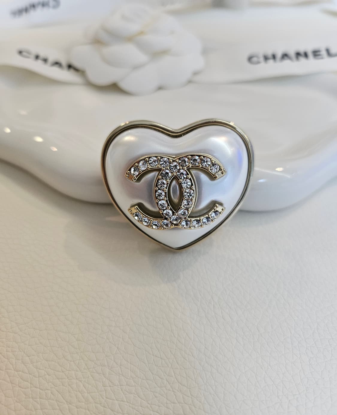 샤넬 진주하트 CC로고 브로치 업사이클링 상품이미지1