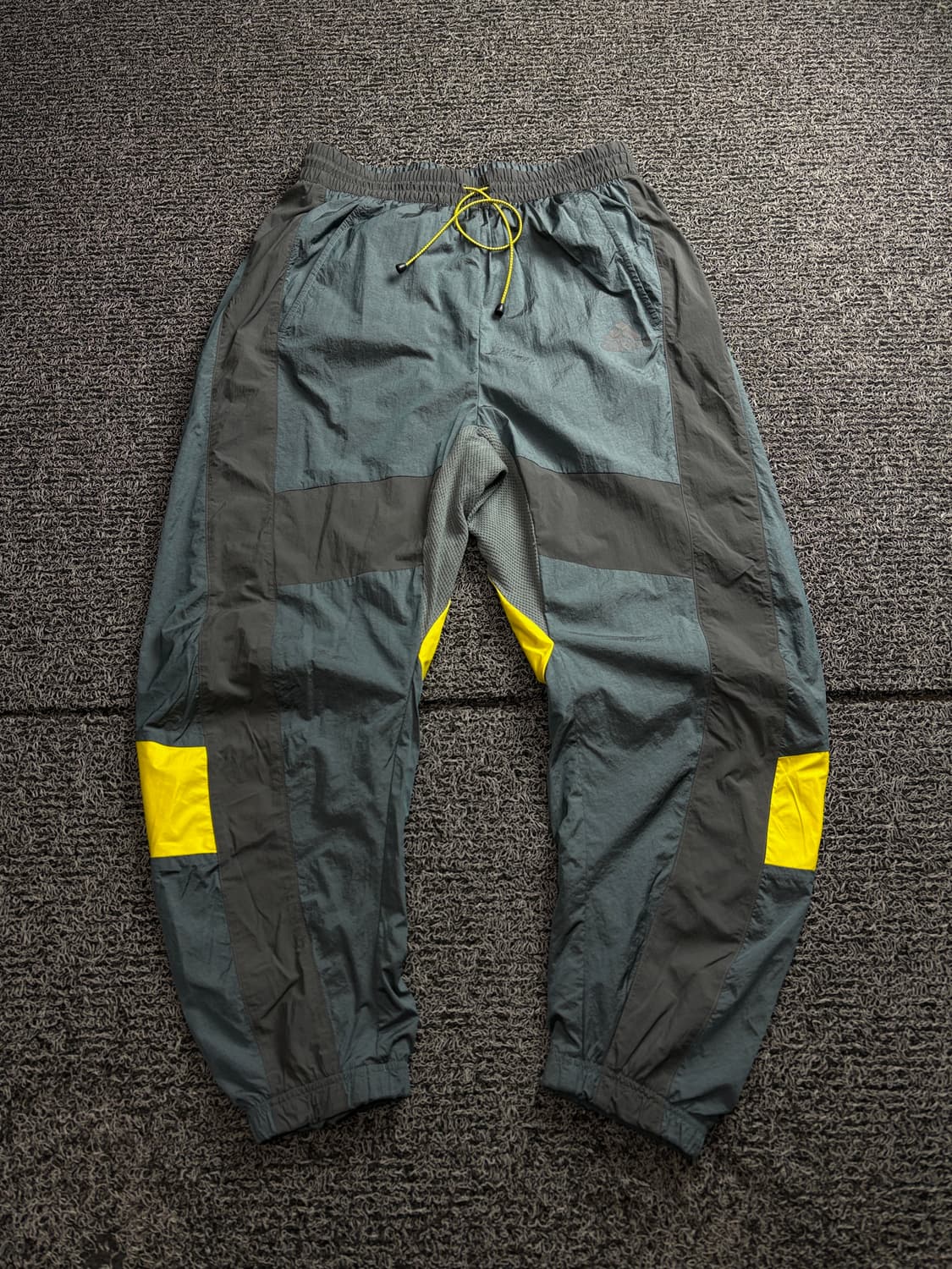 아디다스 스트리트 루즈핏 우븐 트랙 조거팬츠 2670 상품이미지2