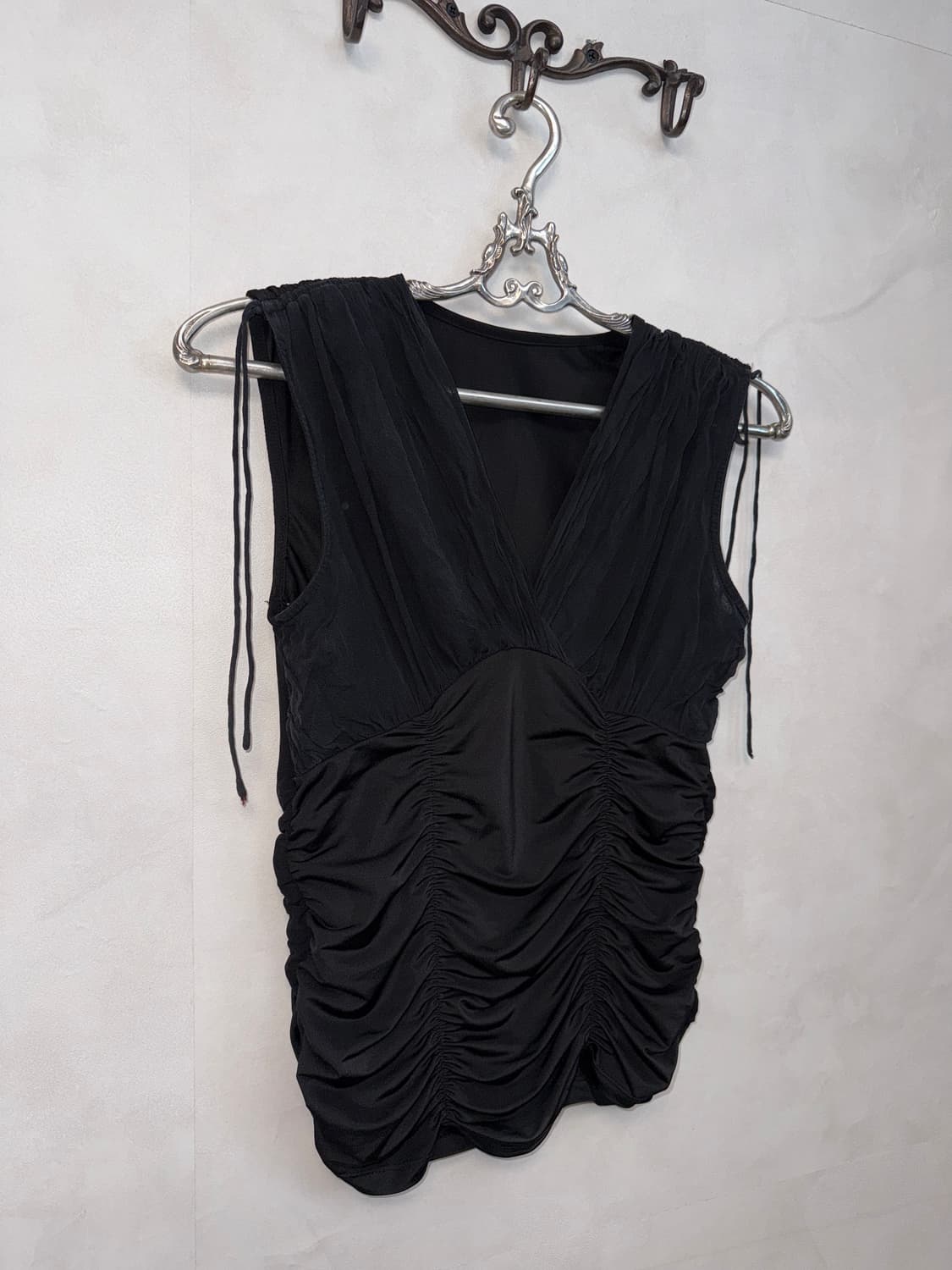 Black satin shirring strap sleeveless 상품이미지2