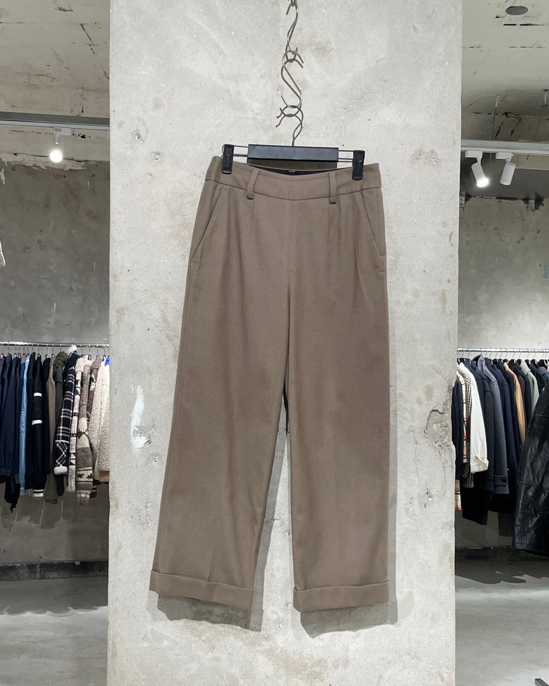 마가렛 호웰 브라운 폴딩 햄 울 트라우저 상품이미지1