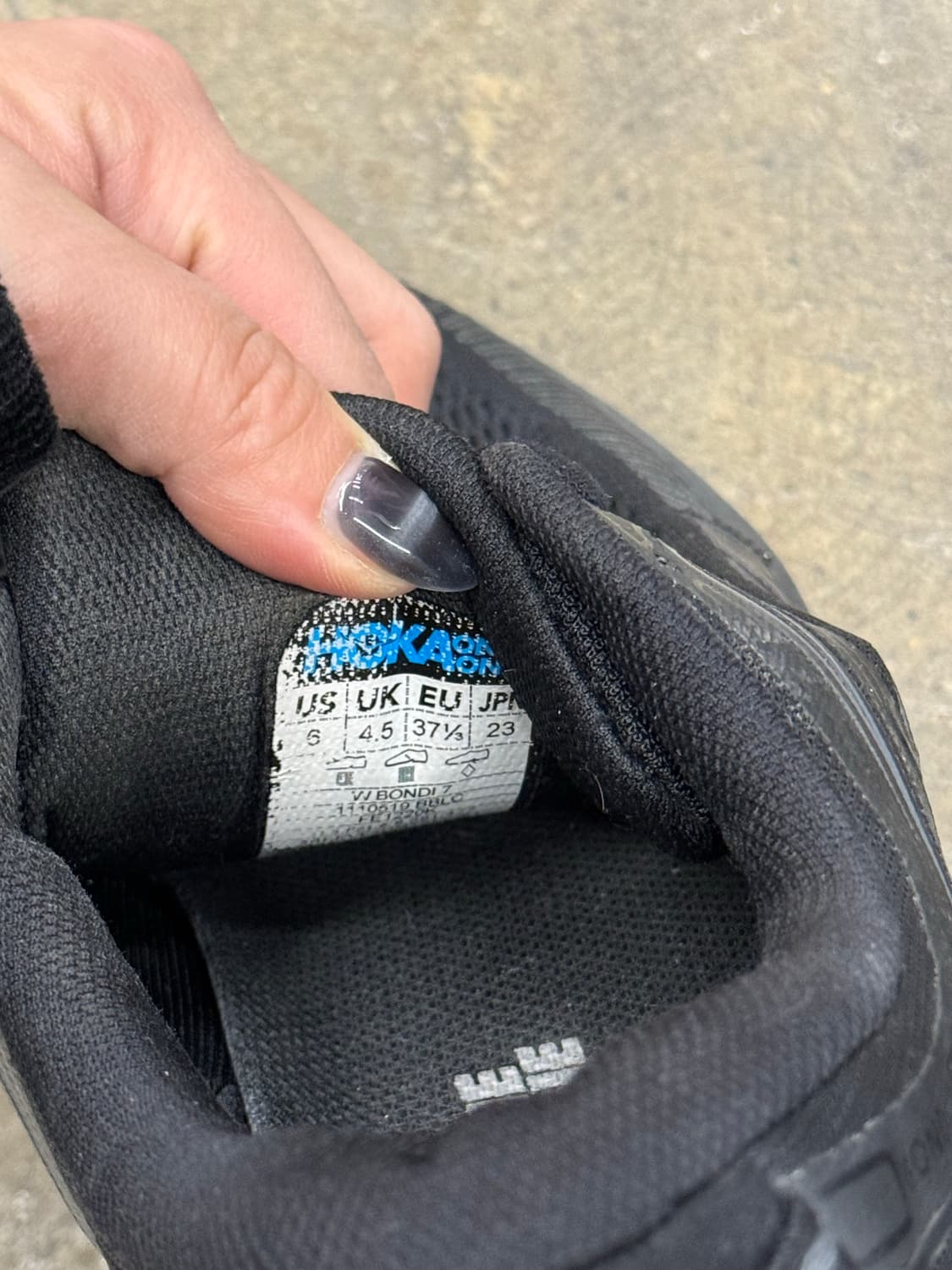 HOKA 호카 본디 7 올블랙 운동화 230 상품이미지9