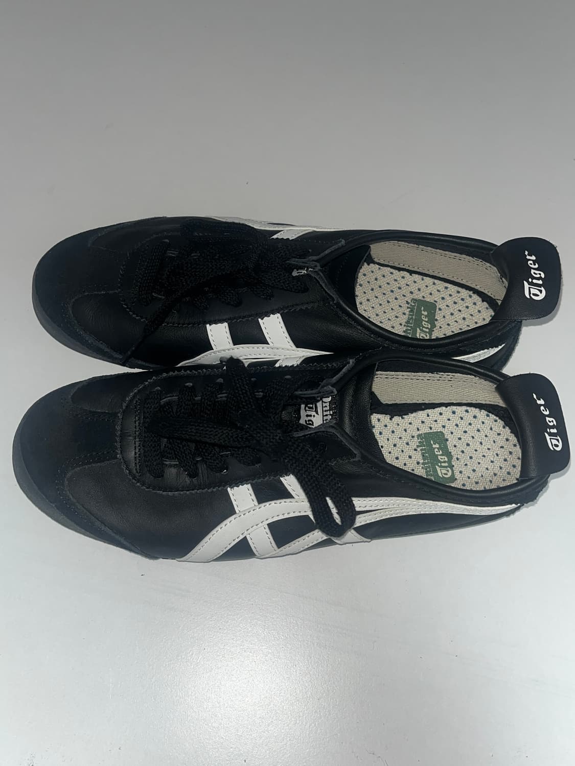 오니츠카타이거 블랙 245 상품이미지1