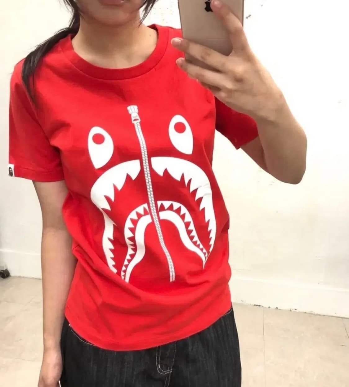 베이프 샤크 레드 반팔티 s 상품이미지1