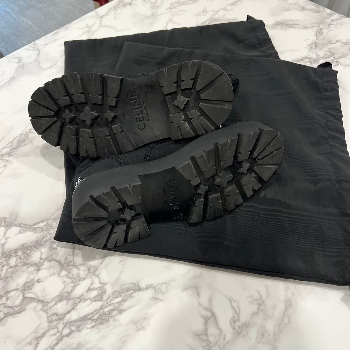 셀린느 벌키 레이스업 워커 부츠 상품이미지9