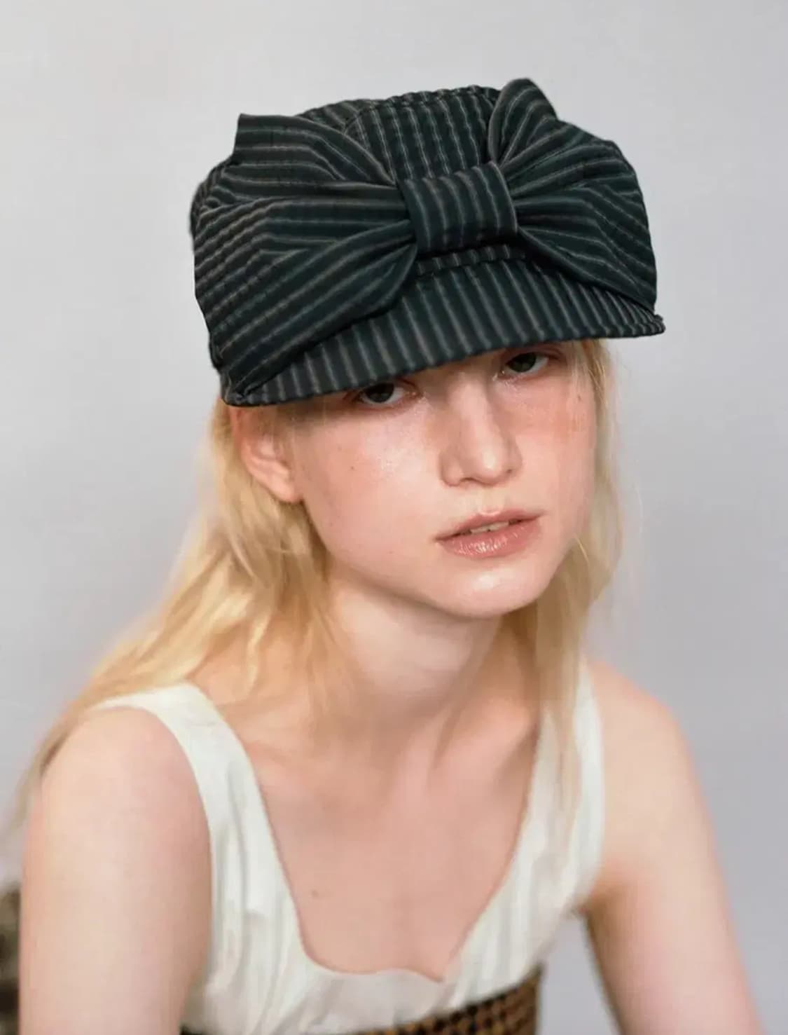 어썸니즈 벨보이 캡 리본 스트라이프 블랙 상품이미지1