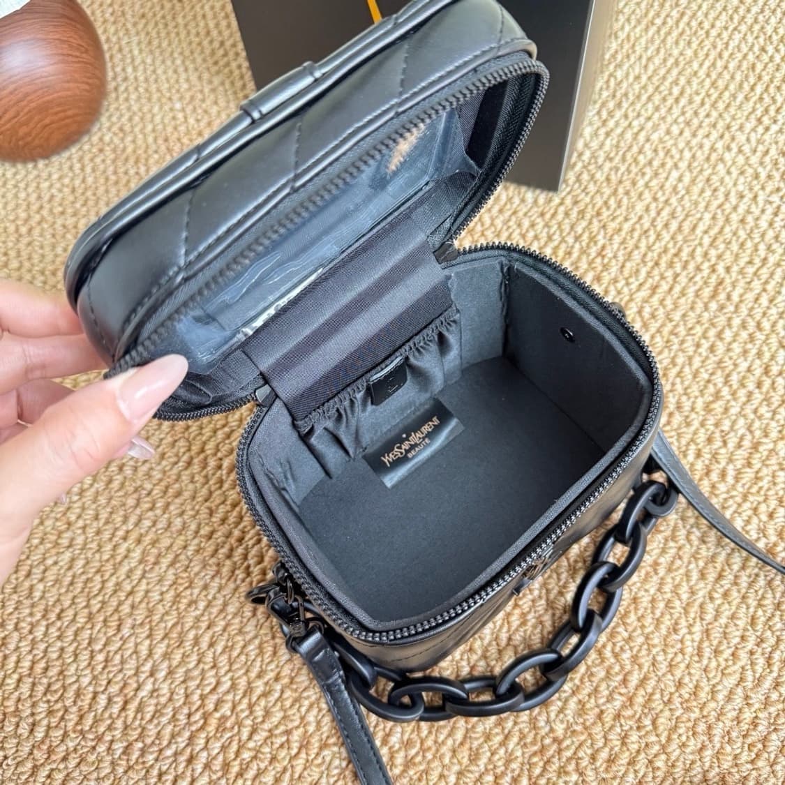 입생로랑 메이크업 백 YSL 블랙 로고 미니 체인크로스백 상품이미지3