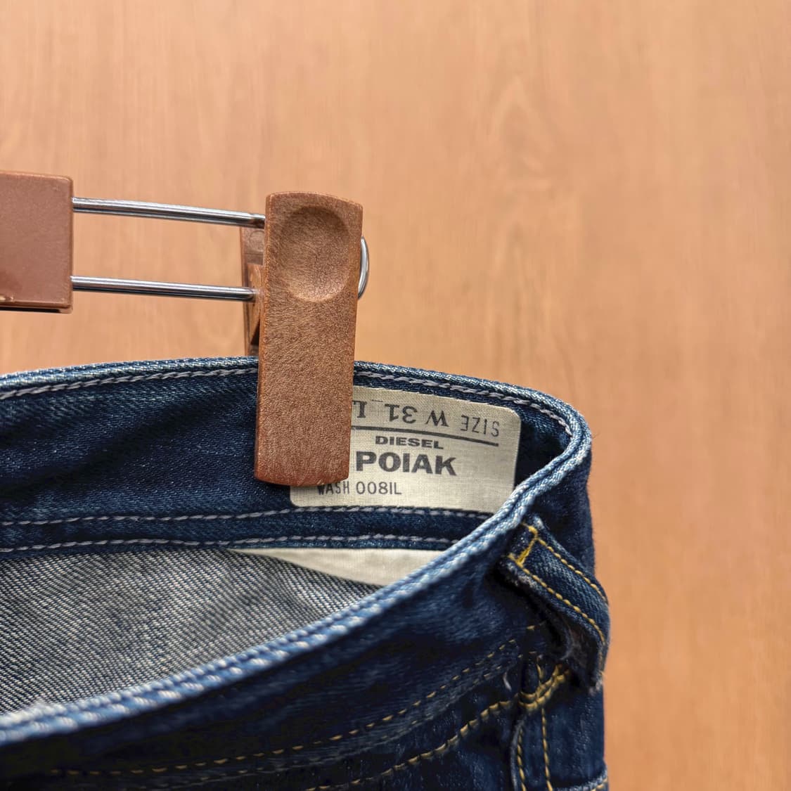 디젤 워싱 데님 팬츠 백 지퍼 포켓 블랙 로고 워치 포켓 디테일 진청 상품이미지7