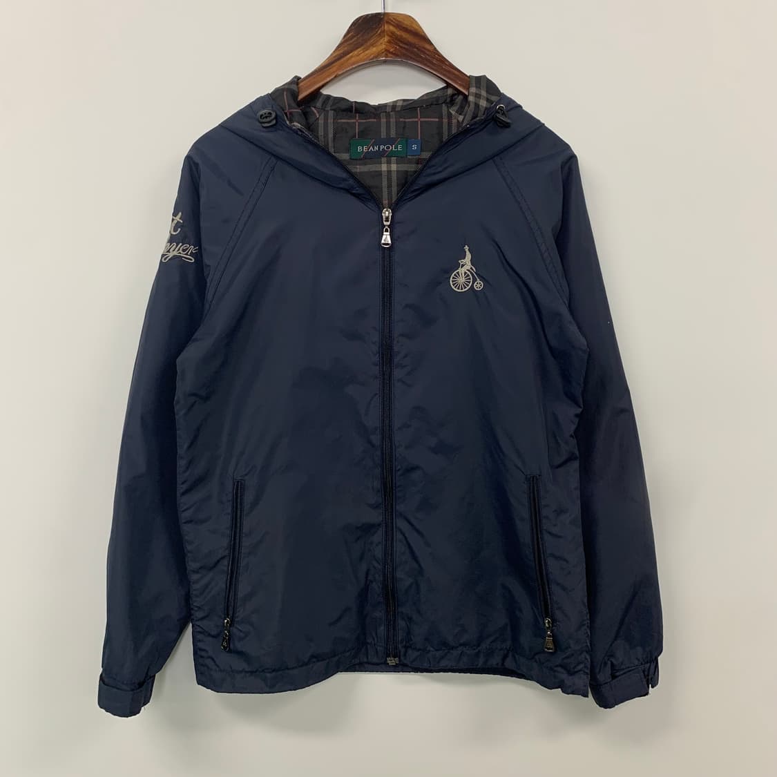 빈폴 자수로고 네이비 바람막이 후드 자켓 상품이미지2