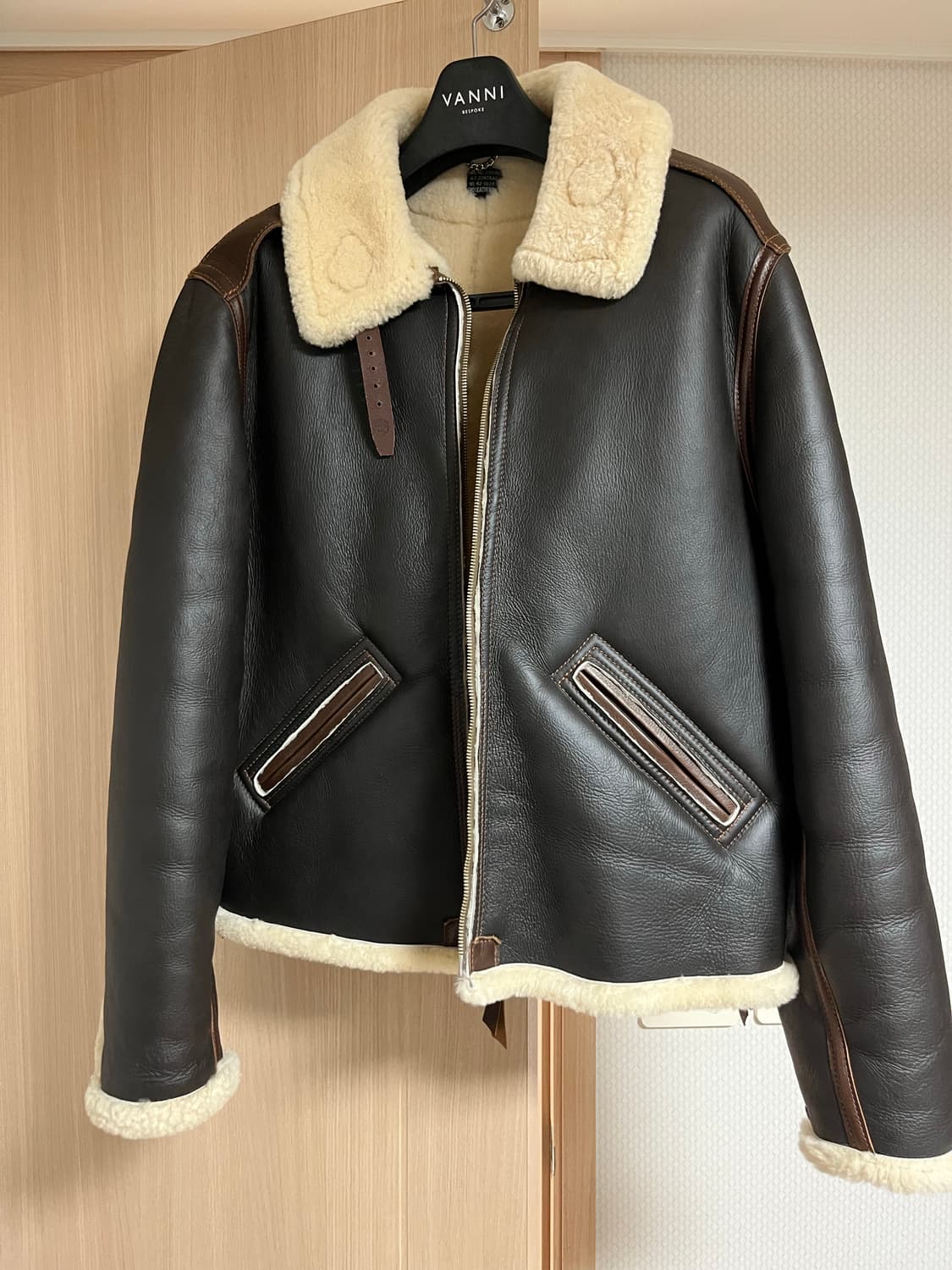 에어로레더 B-6 46사이즈 블랙 무스탕 판매 (48 교환) 상품이미지1