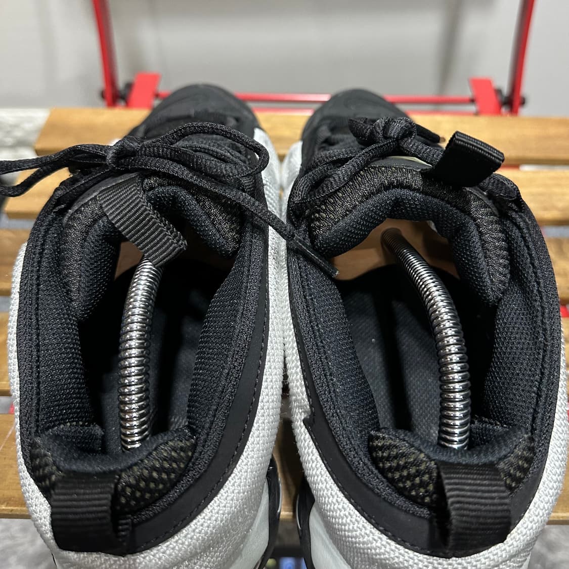 260) 나이키 운동화 남성 에어 모어 업템포 로우 블랙 메탈릭 실버 상품이미지5