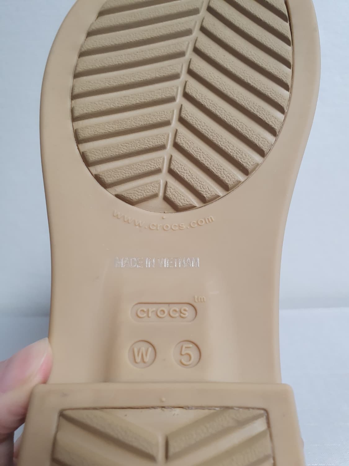 220mm 크록스 툴룸 오픈 플랫 샌들 블랙 탄 상품이미지9