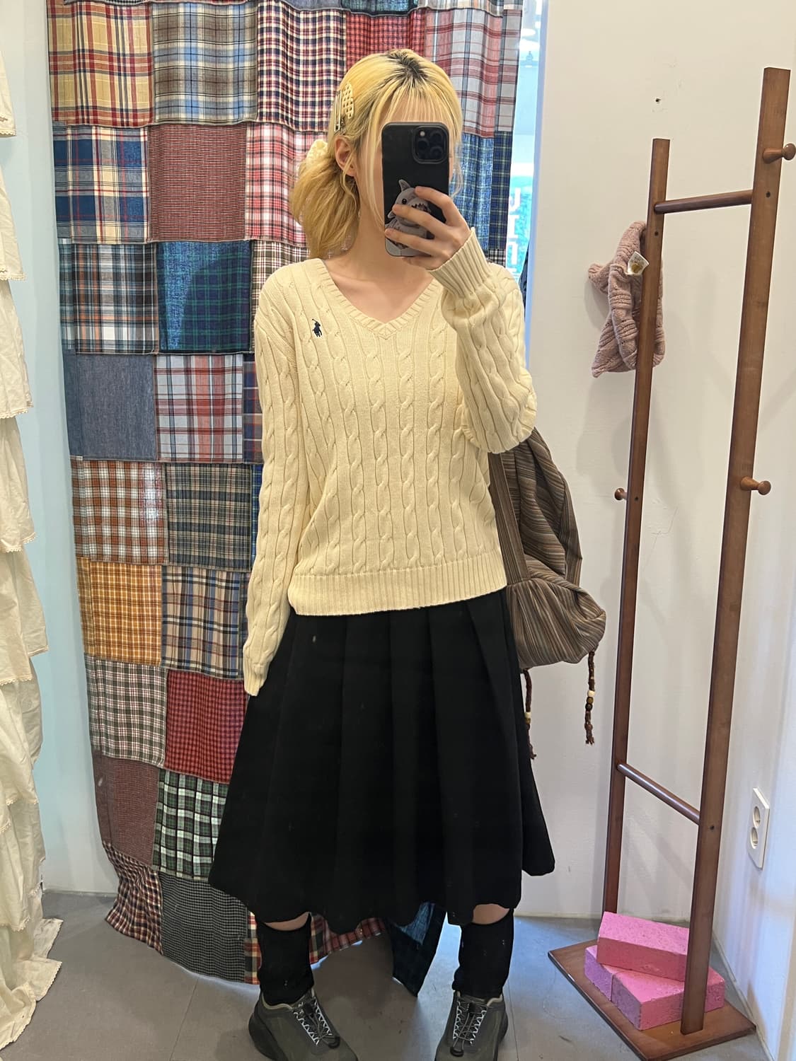 폴로 아이보리 꽈배기 브이넥 니트 상품이미지2