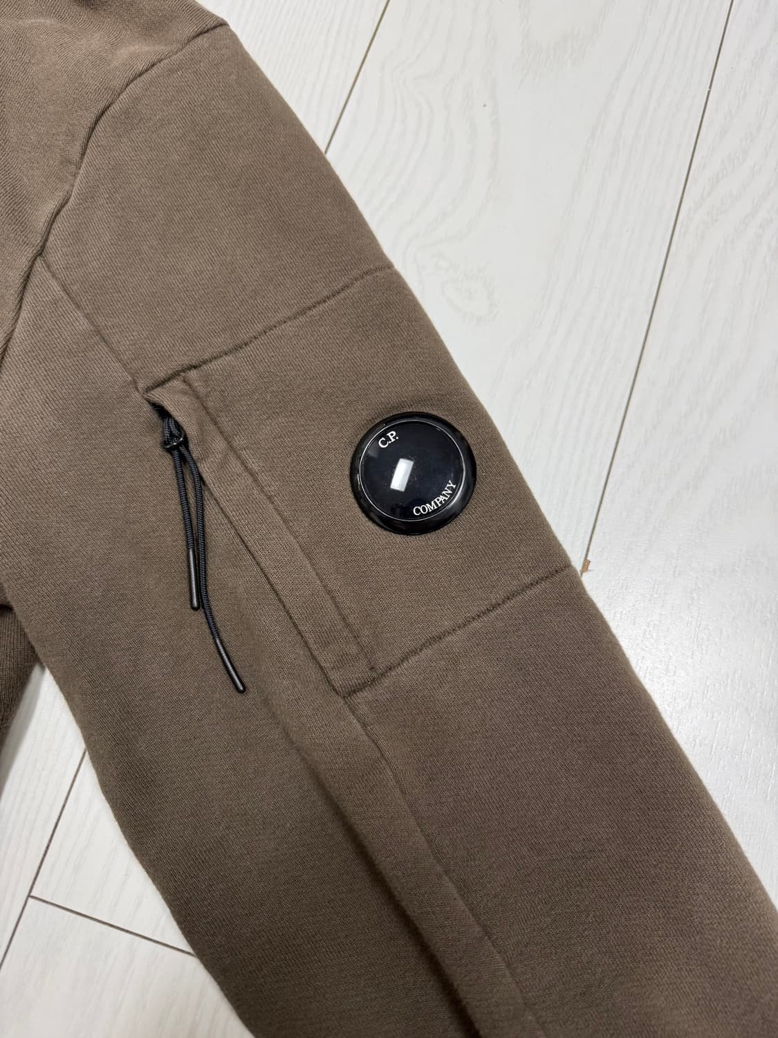 CP 컴퍼니 맨투맨 카키 L 상품이미지3