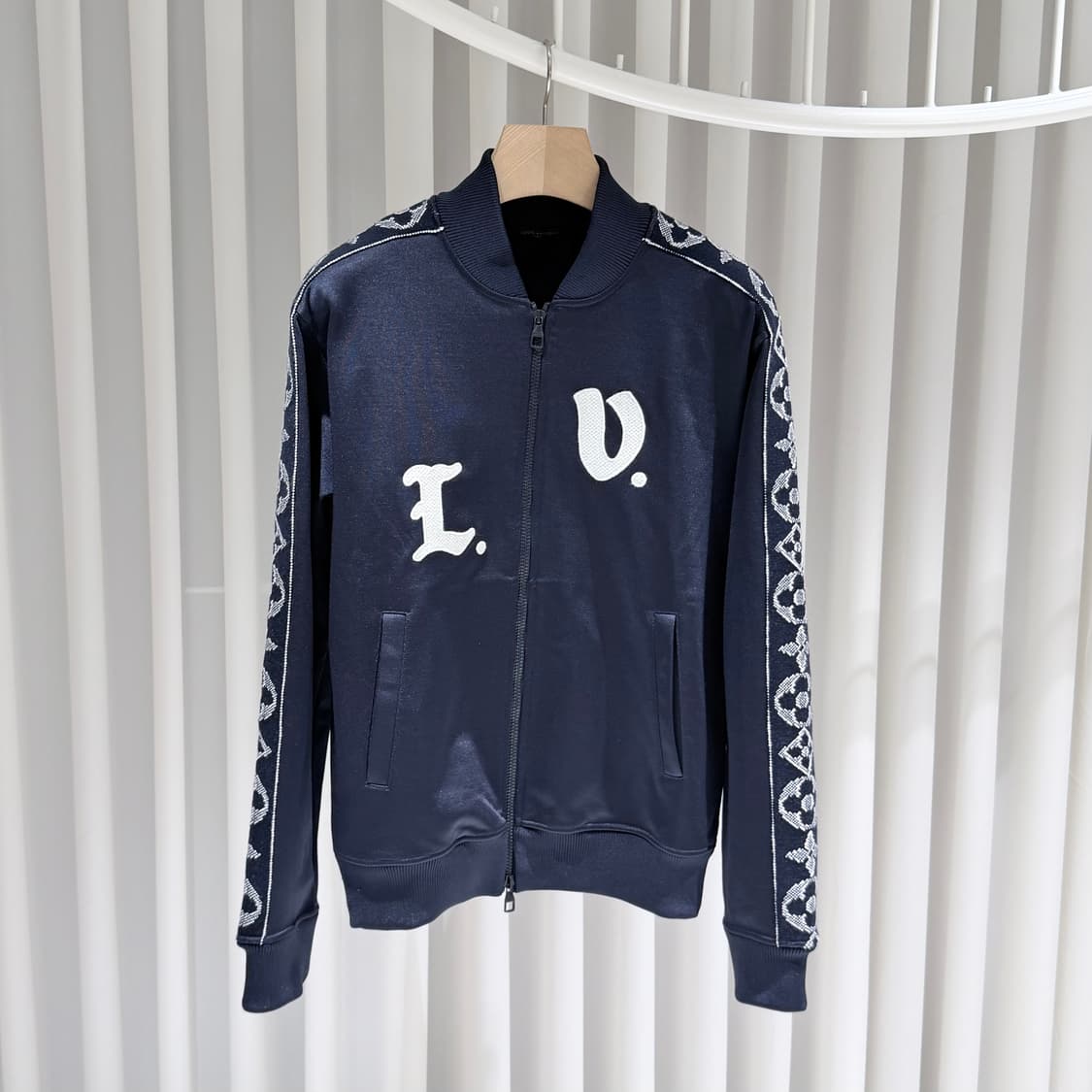 (S+급 / S) / 루이비통 모노그램 사이드로고 트랙탑 집업 자켓 상품이미지1