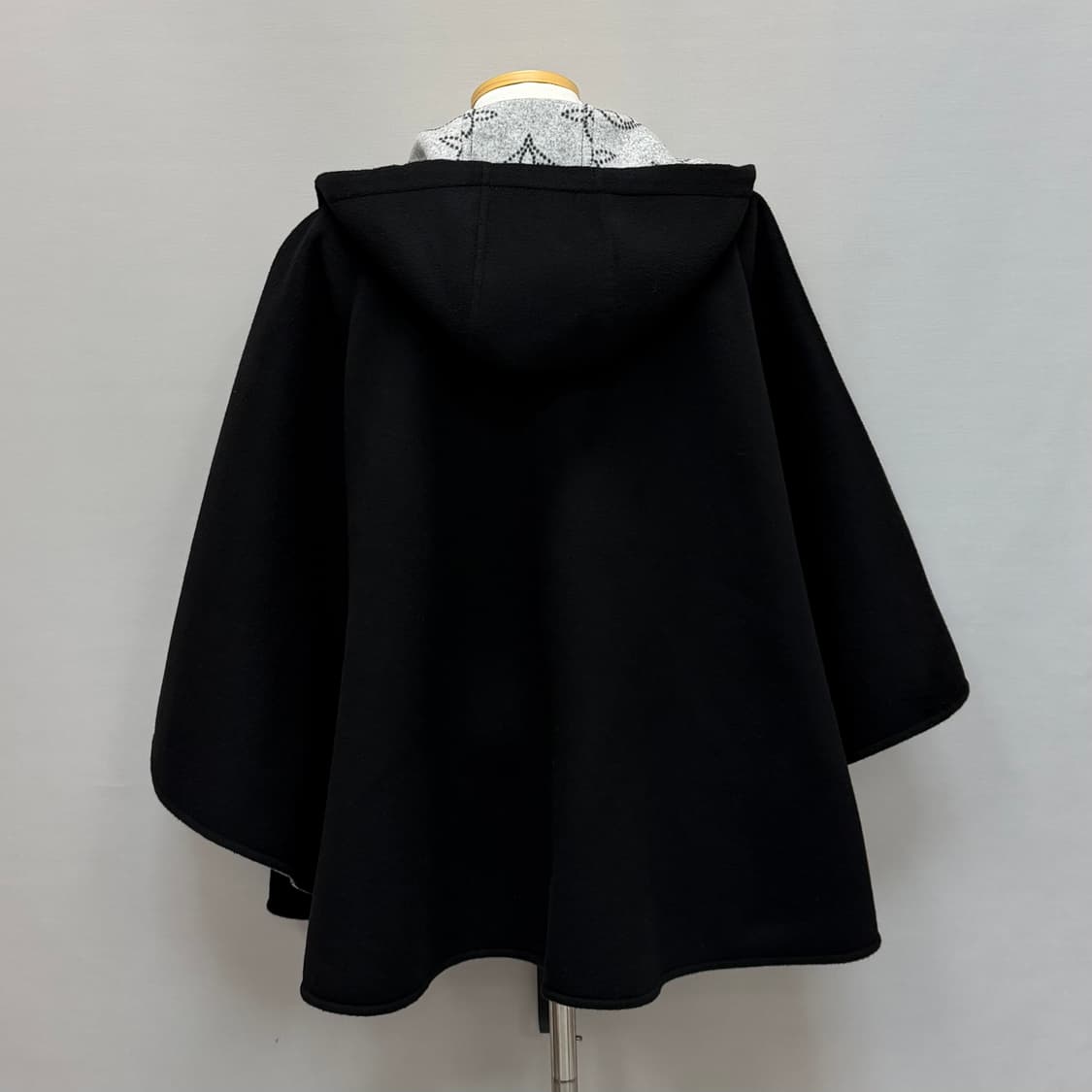 루이비통 리버서블 후디드 케이프  상품이미지4