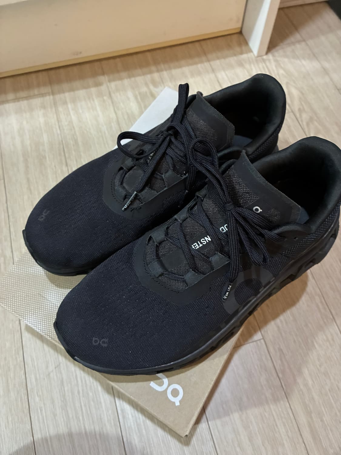 온러닝 클라우드몬스터1 올블랙 상품이미지1