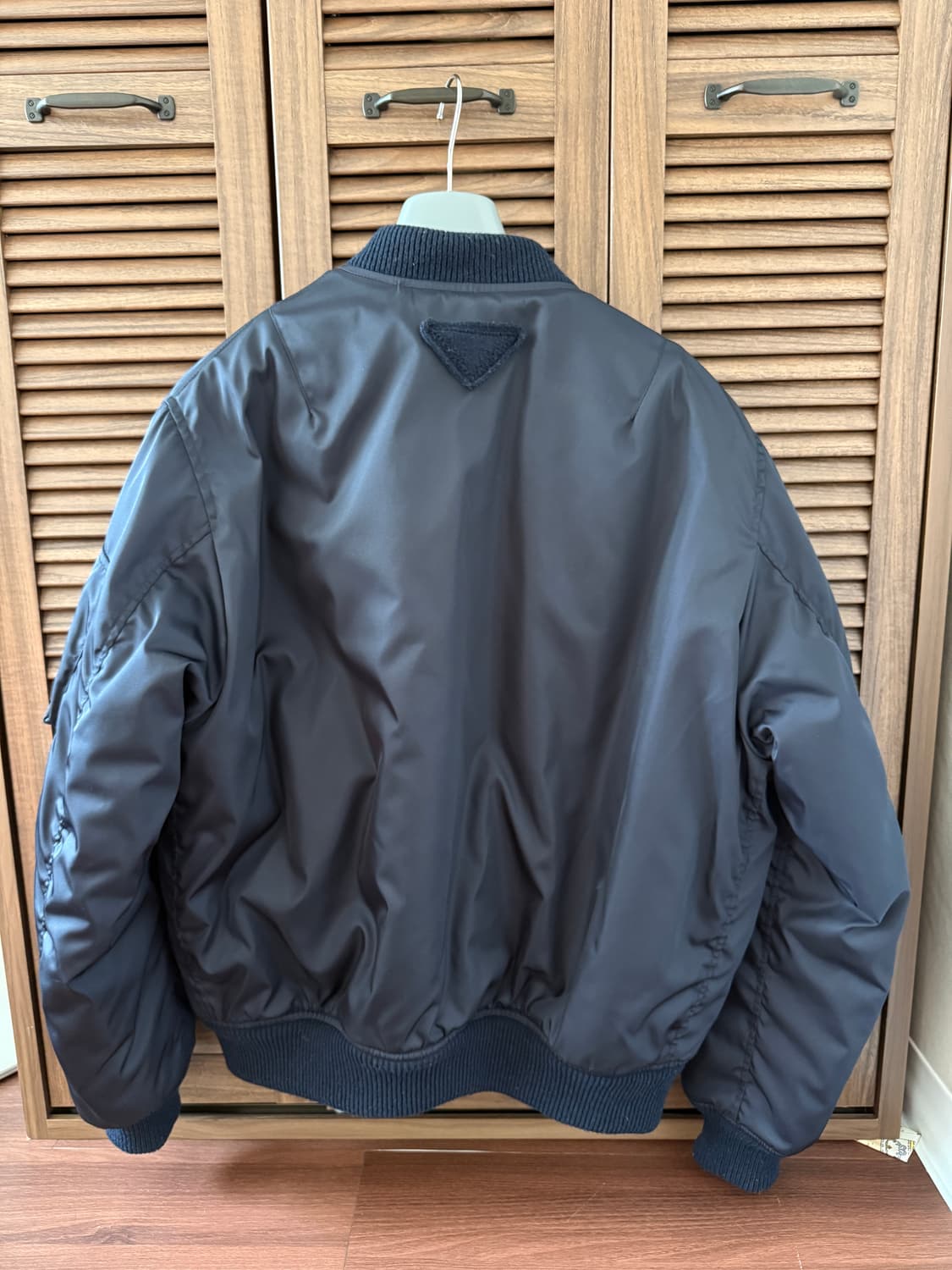 프라다 봄버 자켓 M 상품이미지2