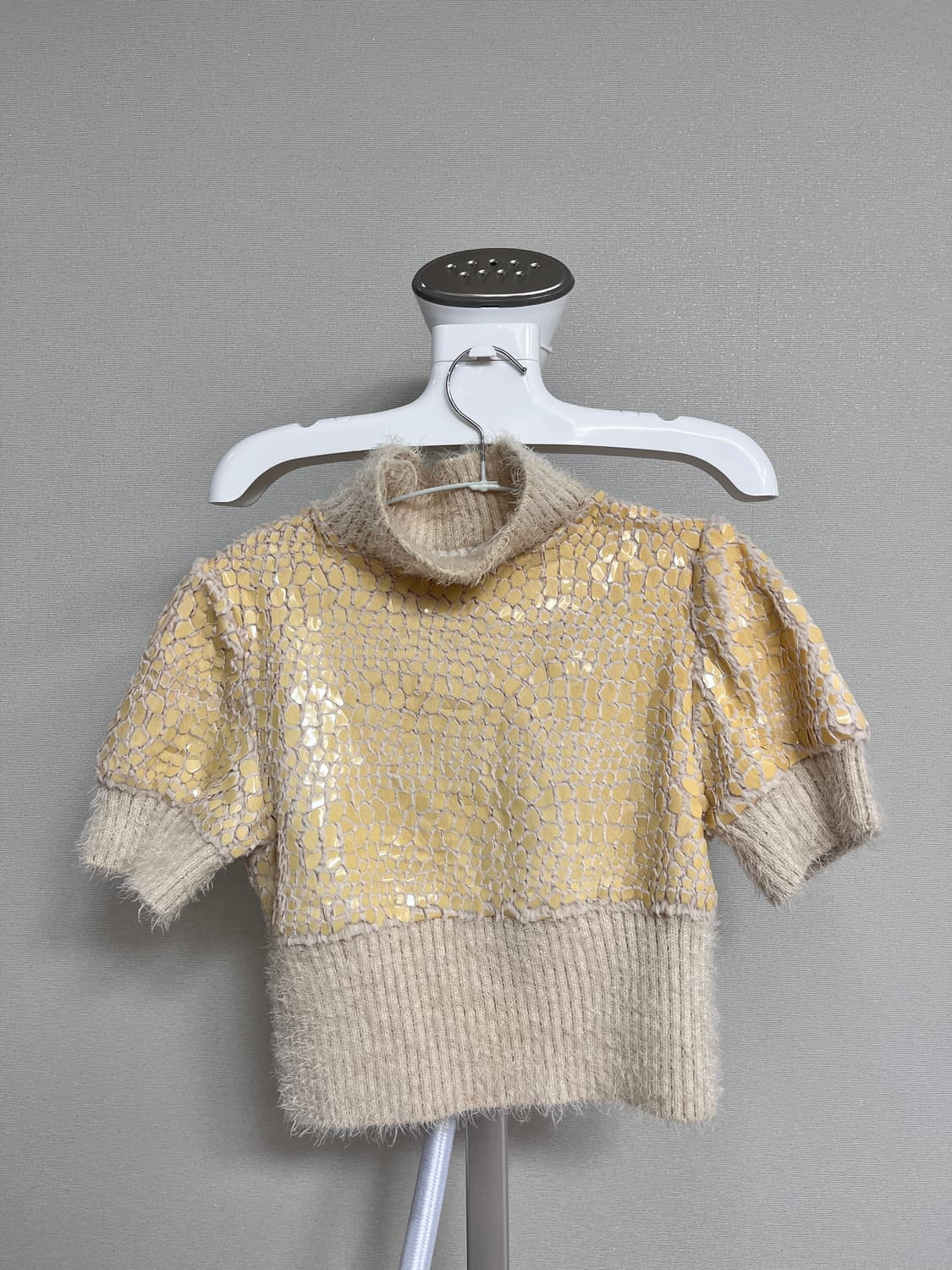 하우스오브써니 반팔 앙고라 뱀피 니트 옐로우 연말 상품이미지1