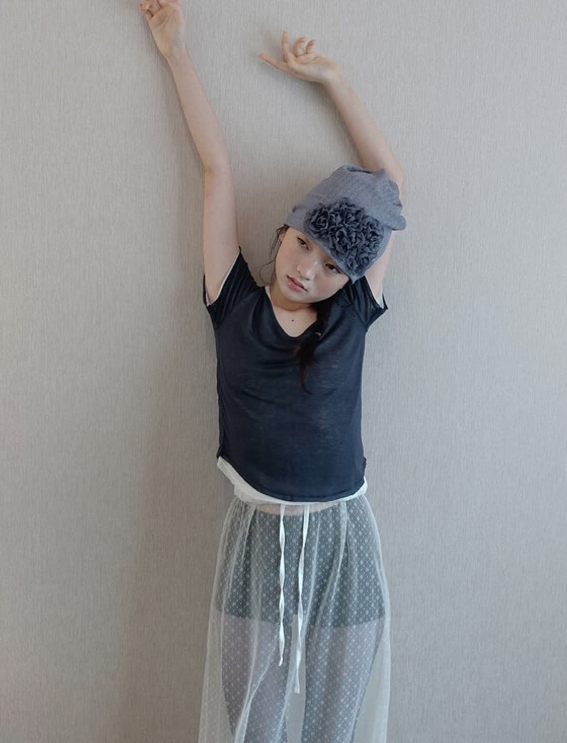 faerie cutting U neck half top black 상품이미지5