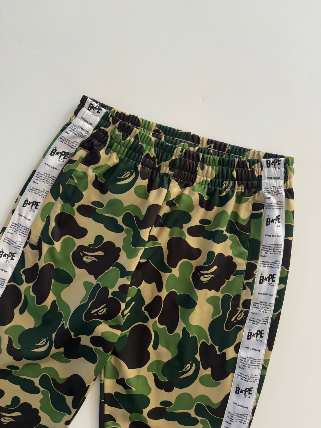 Bape 베이프 ABC 카모 릴렉스드 핏 트랙 팬츠 상품이미지2