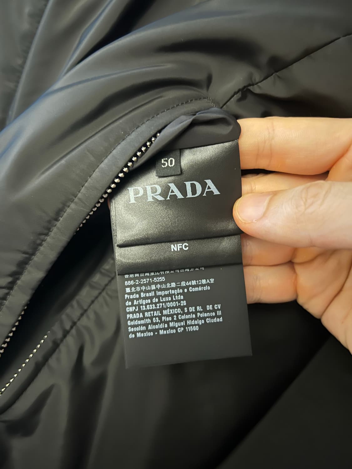 프라다 삼각로고 리버서블 경량패딩 후드 자켓 50 상품이미지7