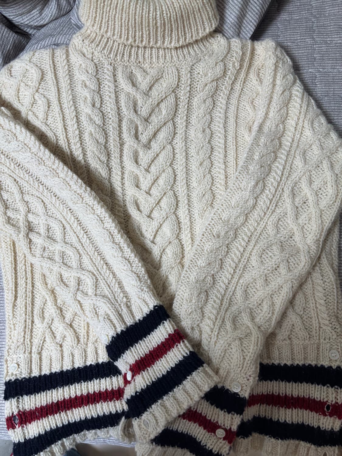 톰브라운 터틀넥 니트 3사이즈 상품이미지1