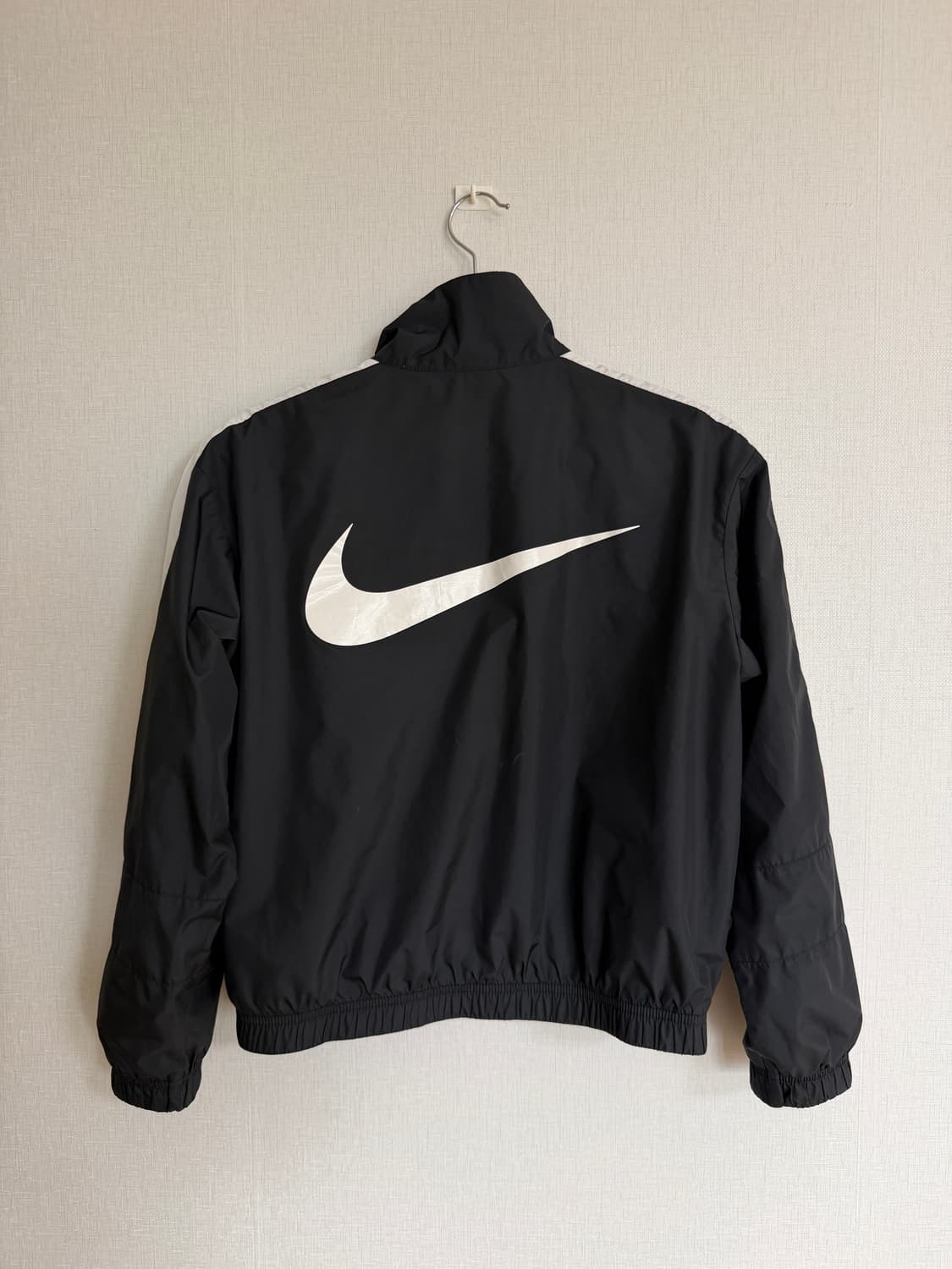 나이키 우먼스 바람막이 상품이미지3