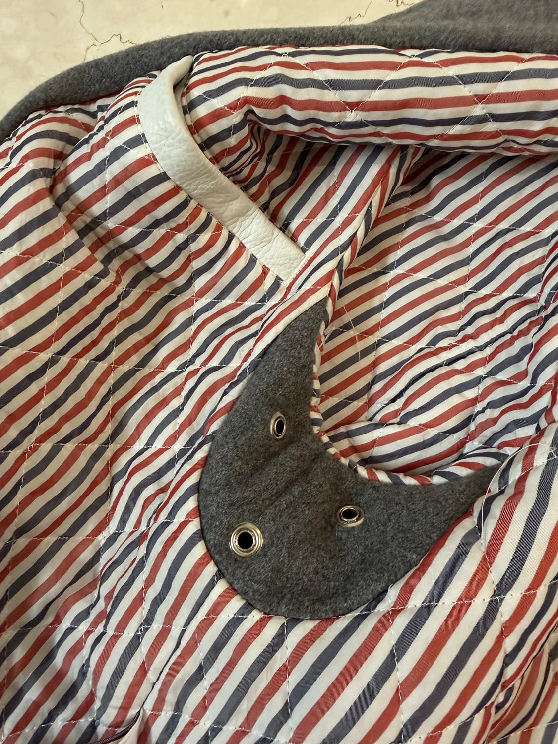 톰브라운 캐시미어 바시티자켓 상품이미지4