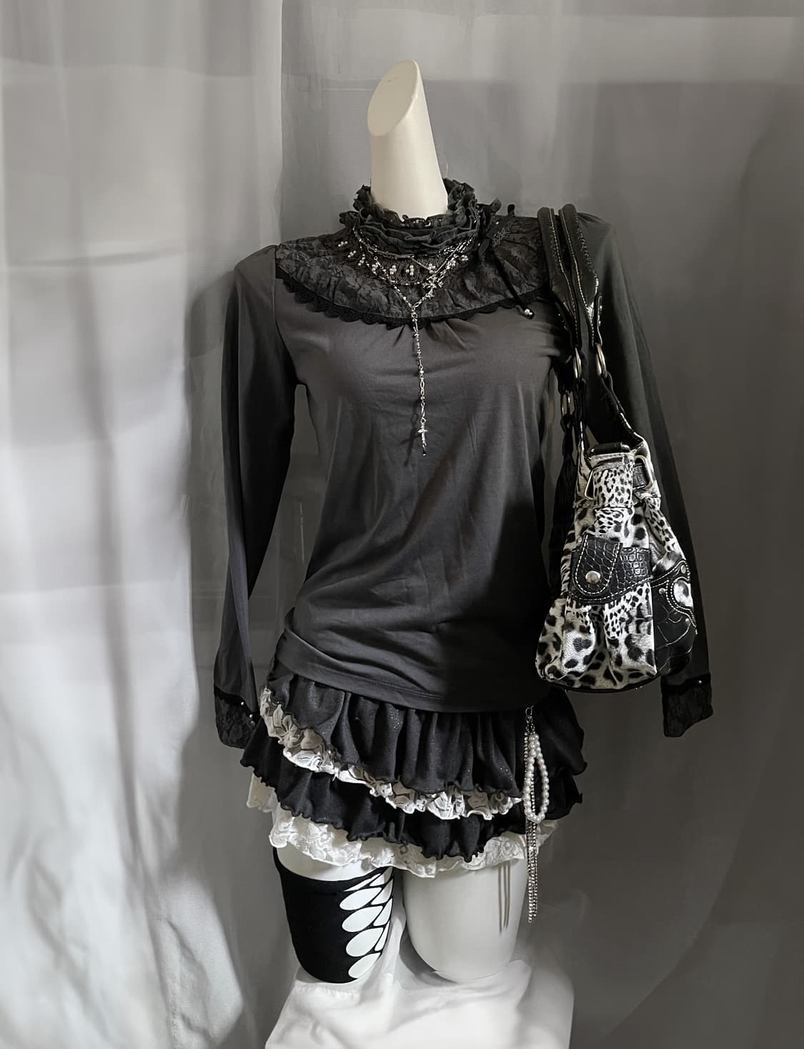 Axes femme top 엑시즈팜 비즈 하이넥 상품이미지1