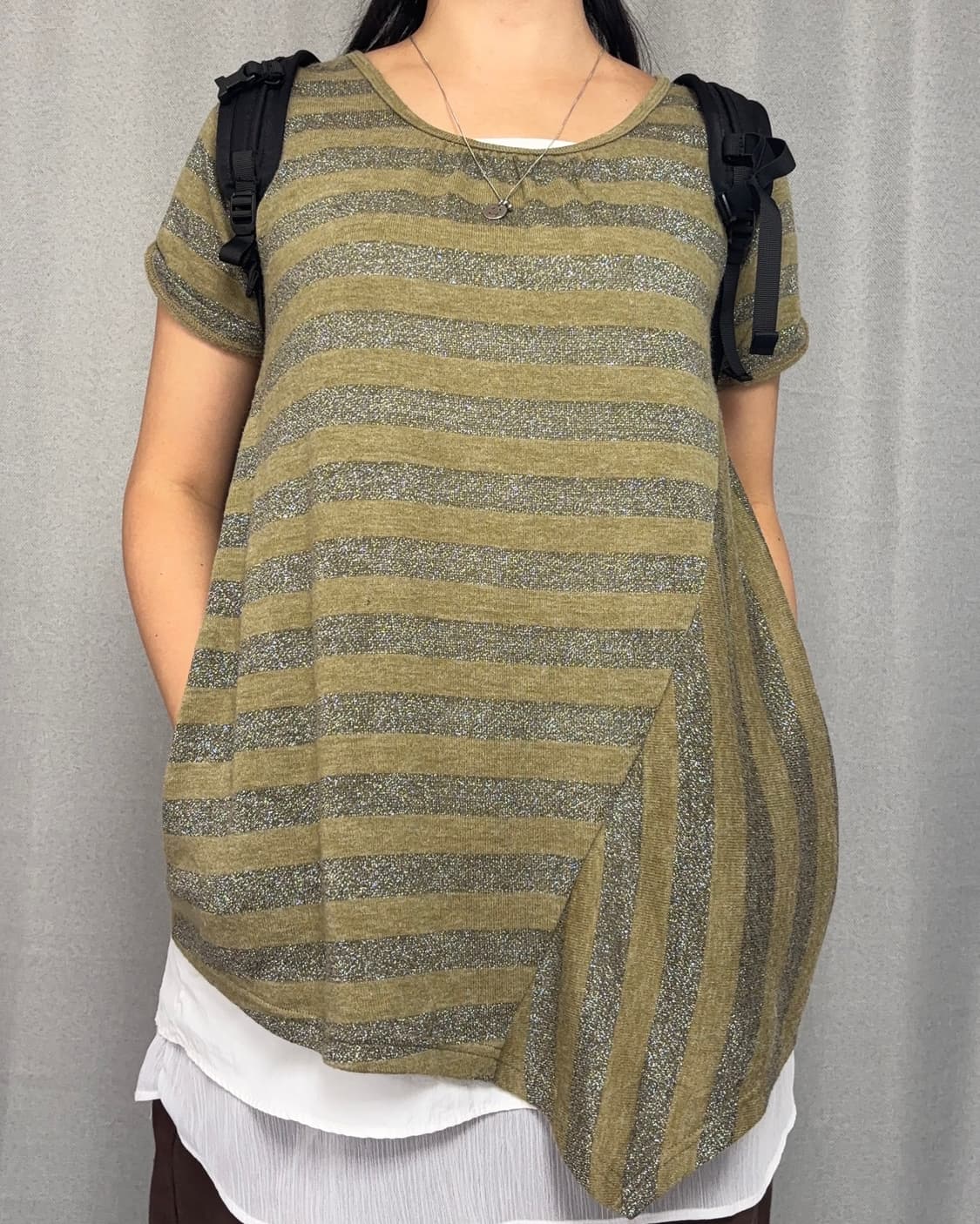 iiMK 언발란스 변형 글리터 스트라이프 반팔 티 상품이미지10