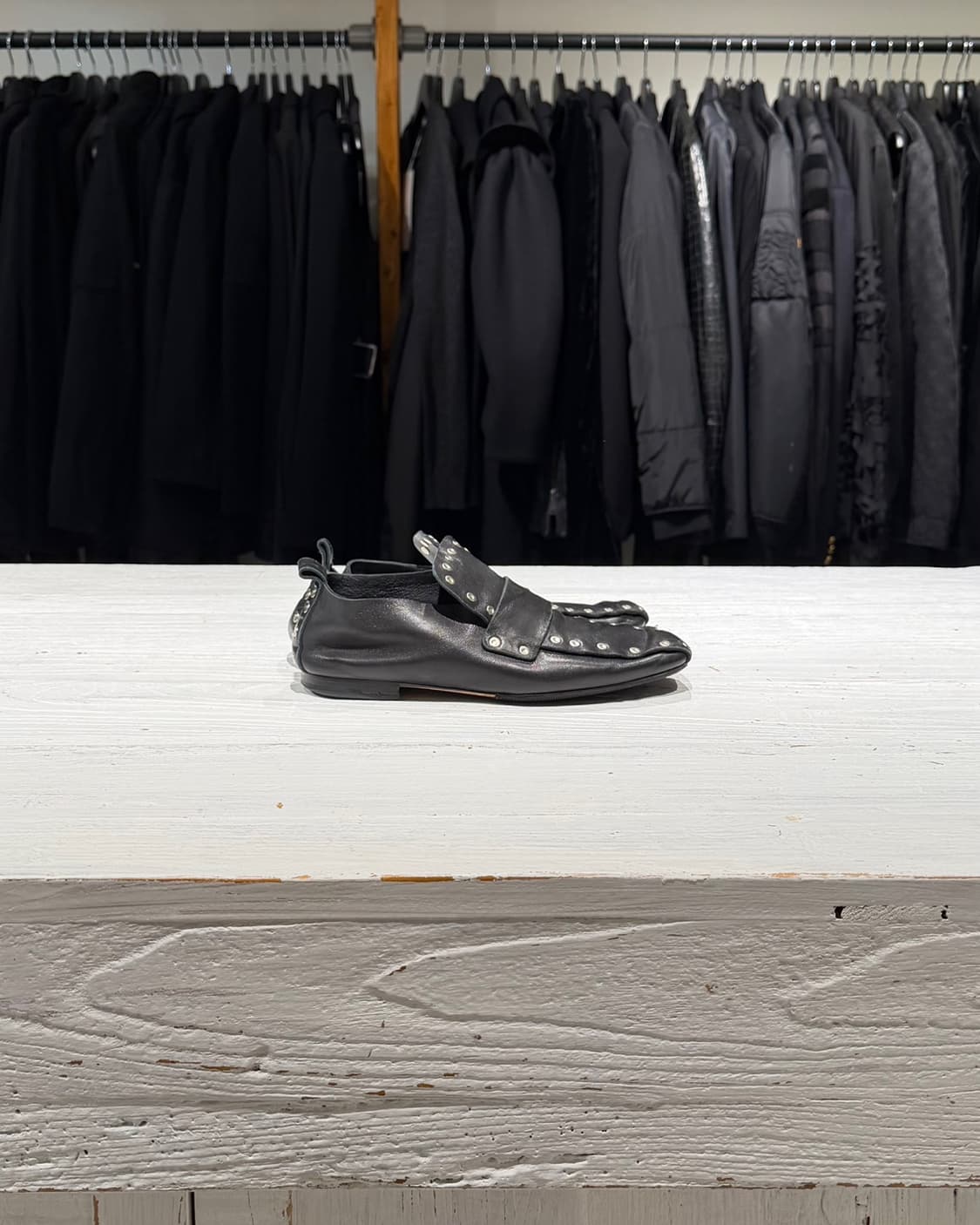 셀린느 블랙 스터드 디테일 램스킨 로퍼 상품이미지4