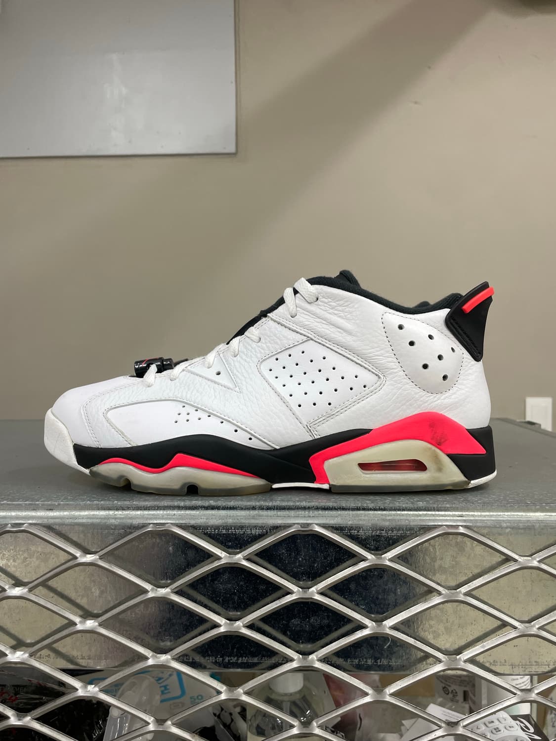 나이키 에어 조던 6 인프라 레드 280 상품이미지1