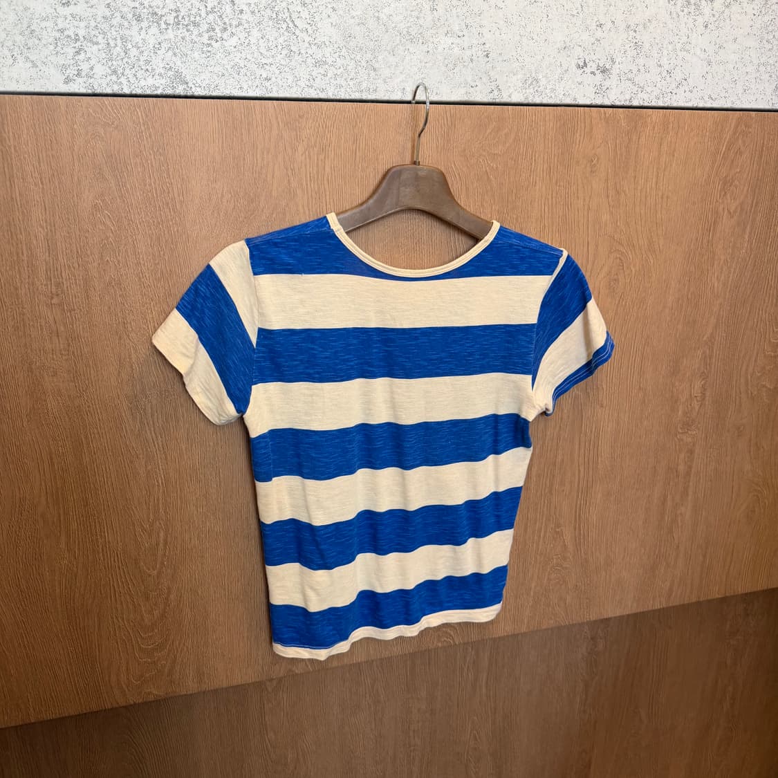 빈티지 라운드넥 반팔 티셔츠 스트라이프 당근 프린팅 디테일 블루 아이보리 상품이미지2