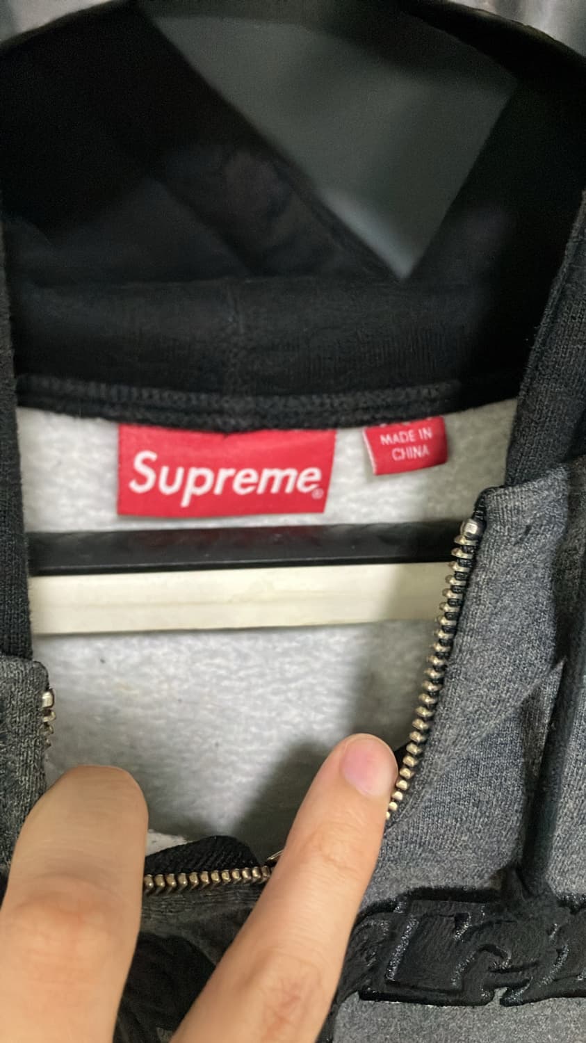 [L] 슈프림 곤즈 아플리케 후드집업 블랙 상품이미지3