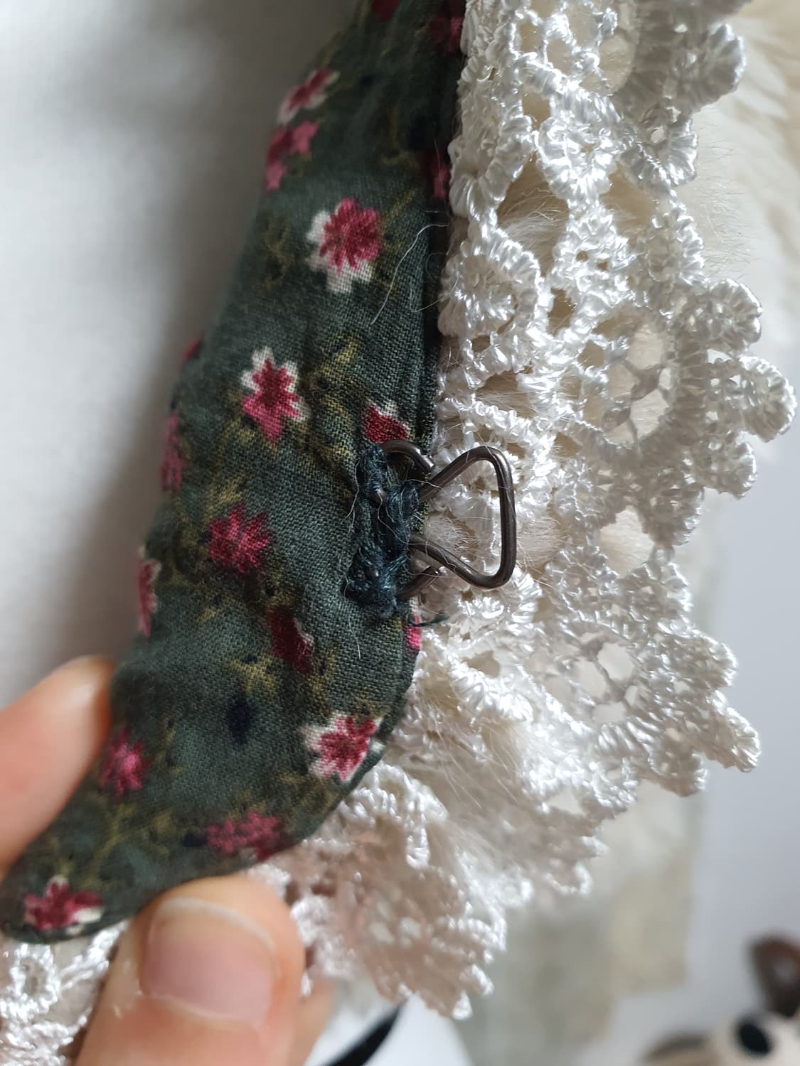 [갸루] 베이지 퍼 털 조끼 레이스 디테일 상품이미지3