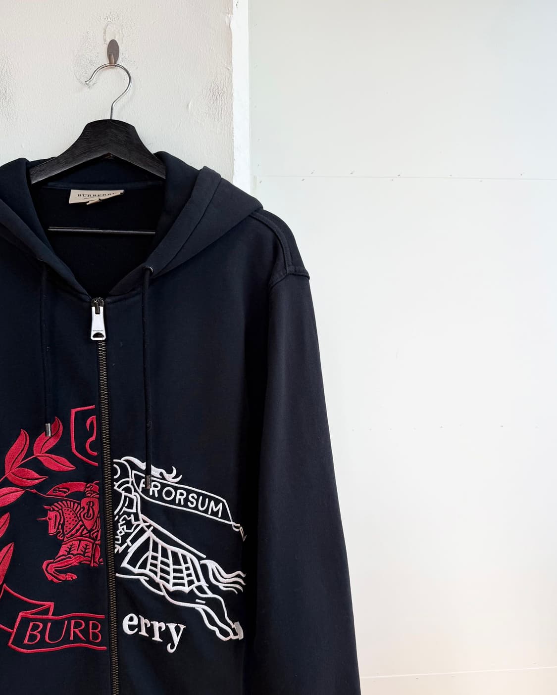 버버리 블랙 콘트라스트 크레스트 로고 후드 집업  상품이미지5