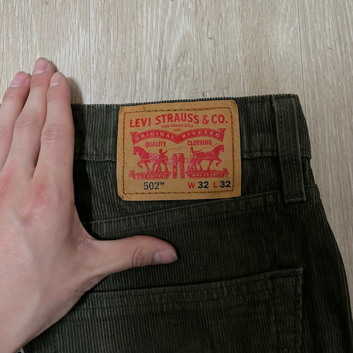 리바이스 502 화이트탭 레귤러 코듀로이 팬츠 32  상품이미지5