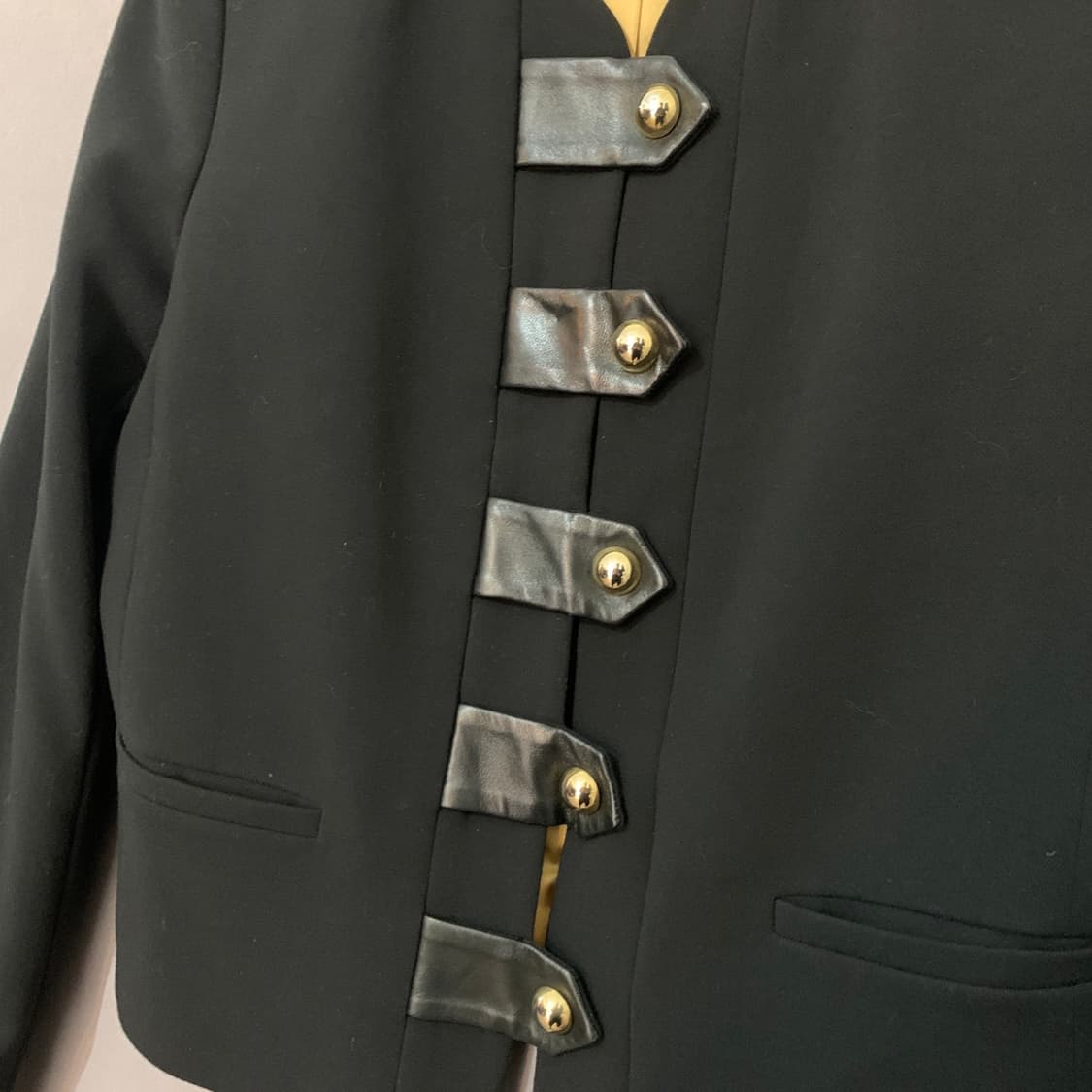 36 SANDRO 산드로 비니 레더 탭 금장 버튼 자켓 상품이미지4