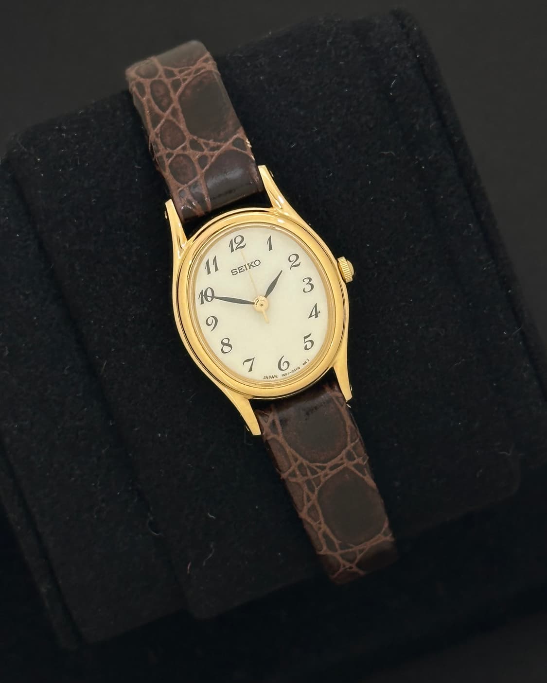 세이코 골드 오벌 쿼츠 시계 상품이미지1