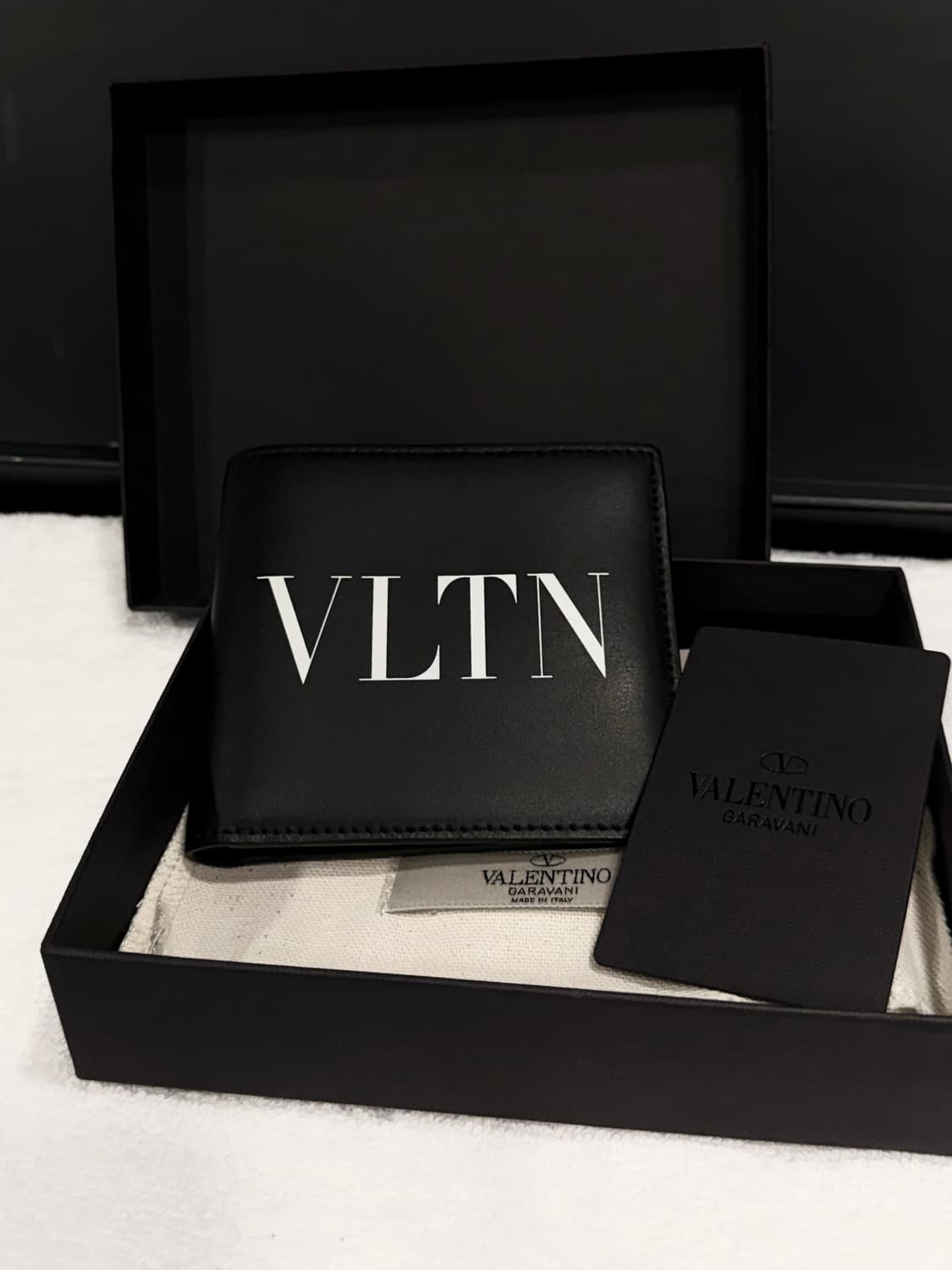 발렌티노 가리바니 VLTN 로고 남성 반지갑 상품이미지1