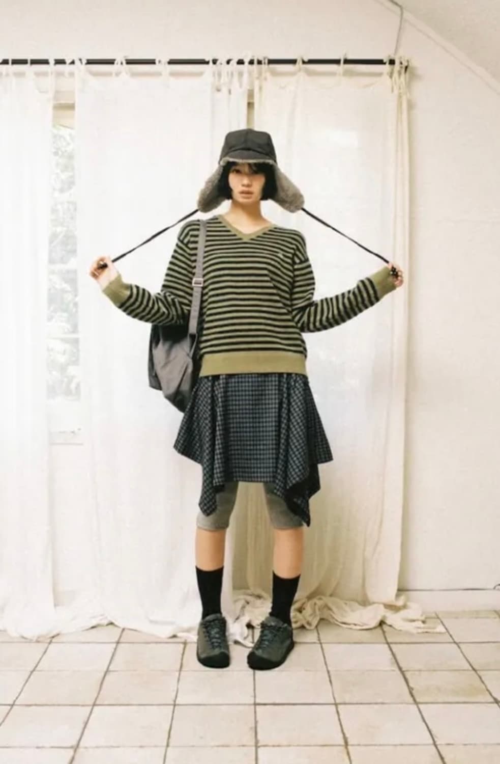 aeae 스트라이프 브이넥 니트 풀오버 (카키) 상품이미지4