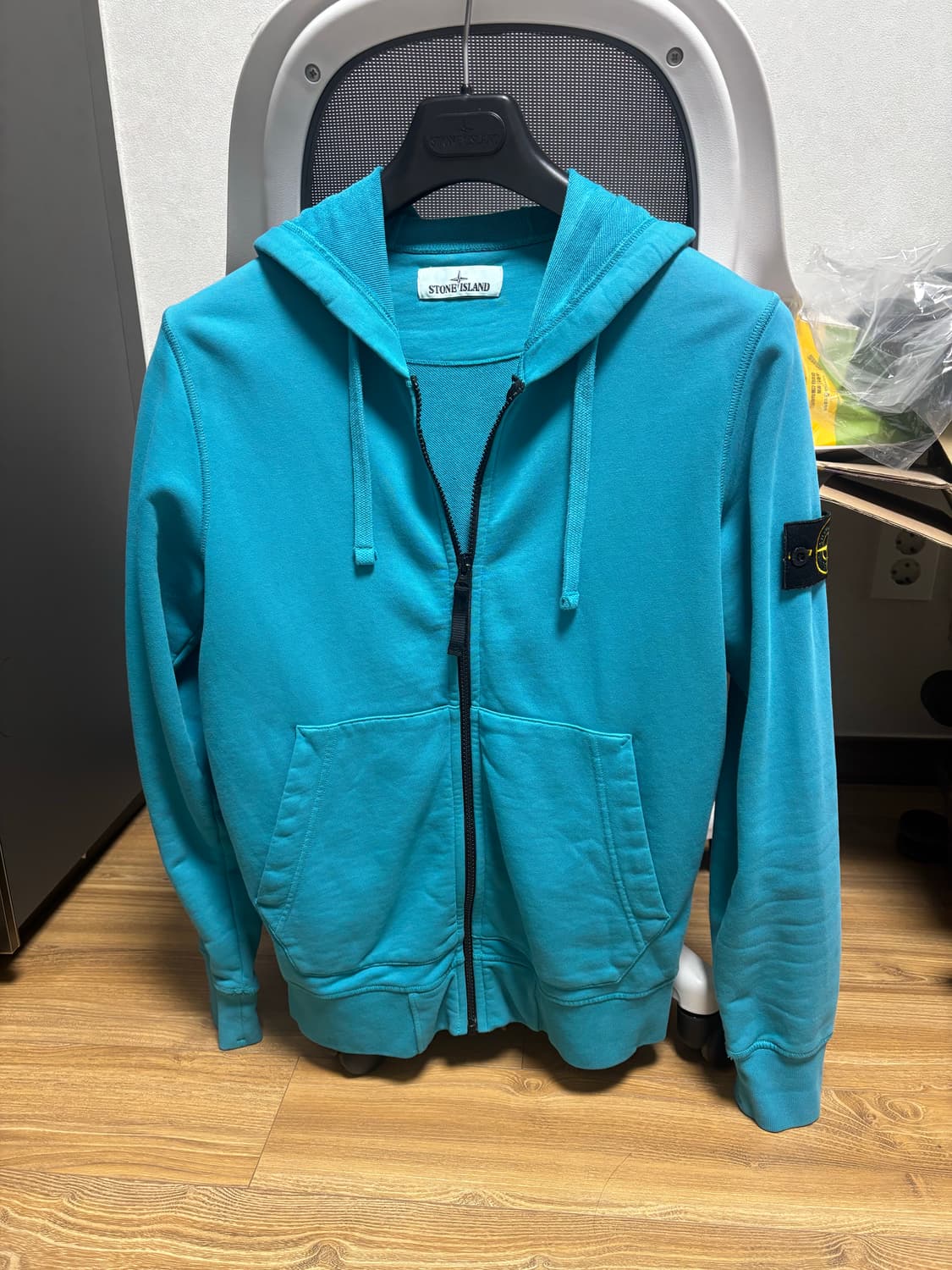 스톤아일랜드 후드집업 상품이미지1