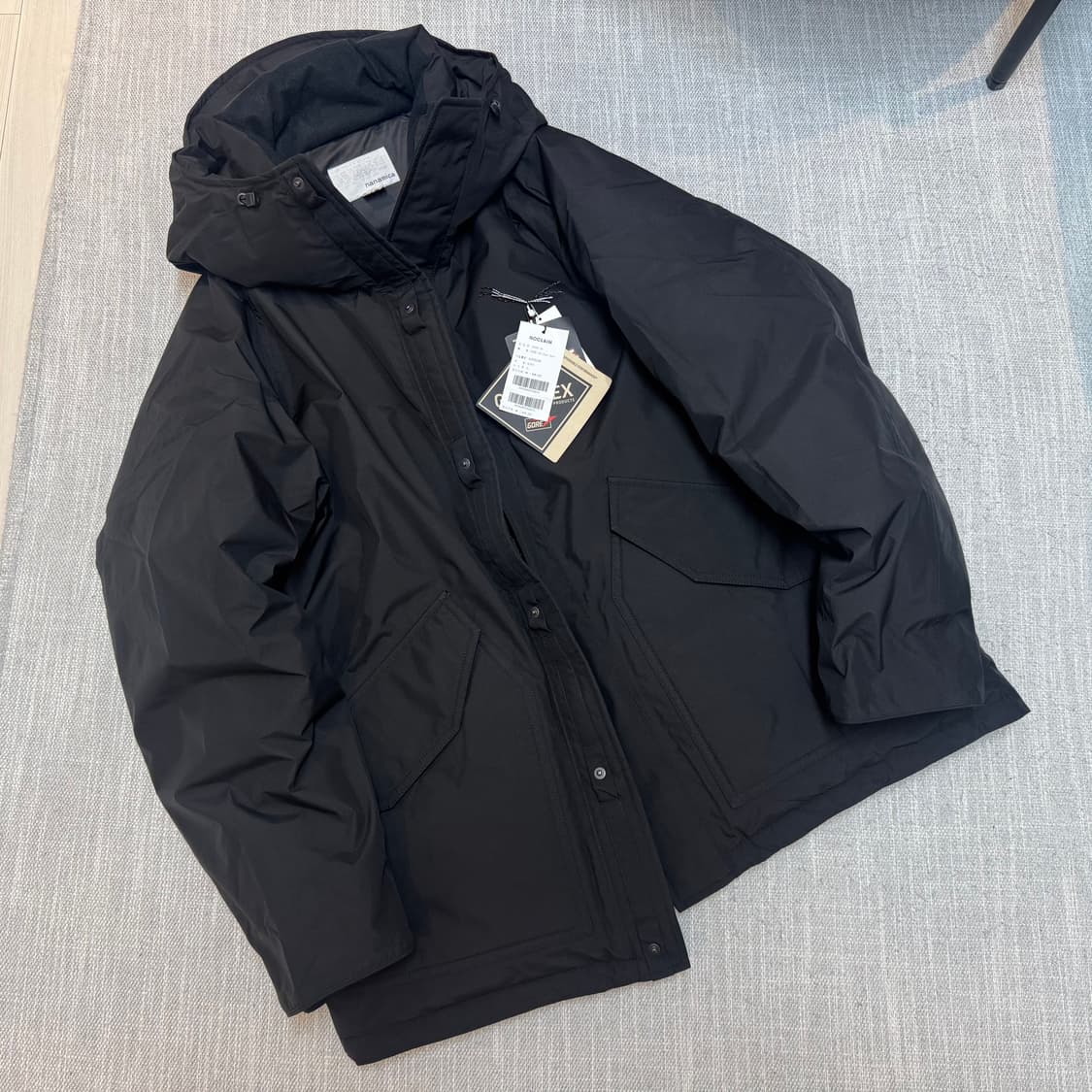 나나미카 25FW 다운코트 블랙 XL 상품이미지1