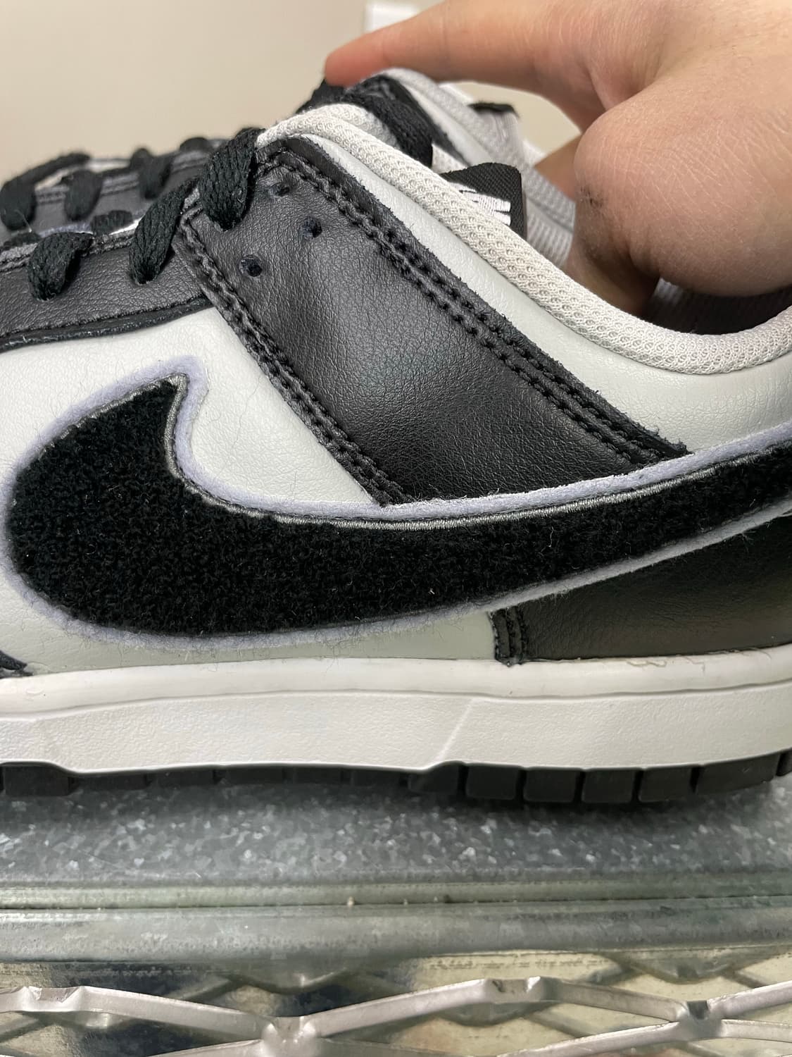 나이키 덩크 로우 셰닐 스우시 블랙 그레이 280 상품이미지9