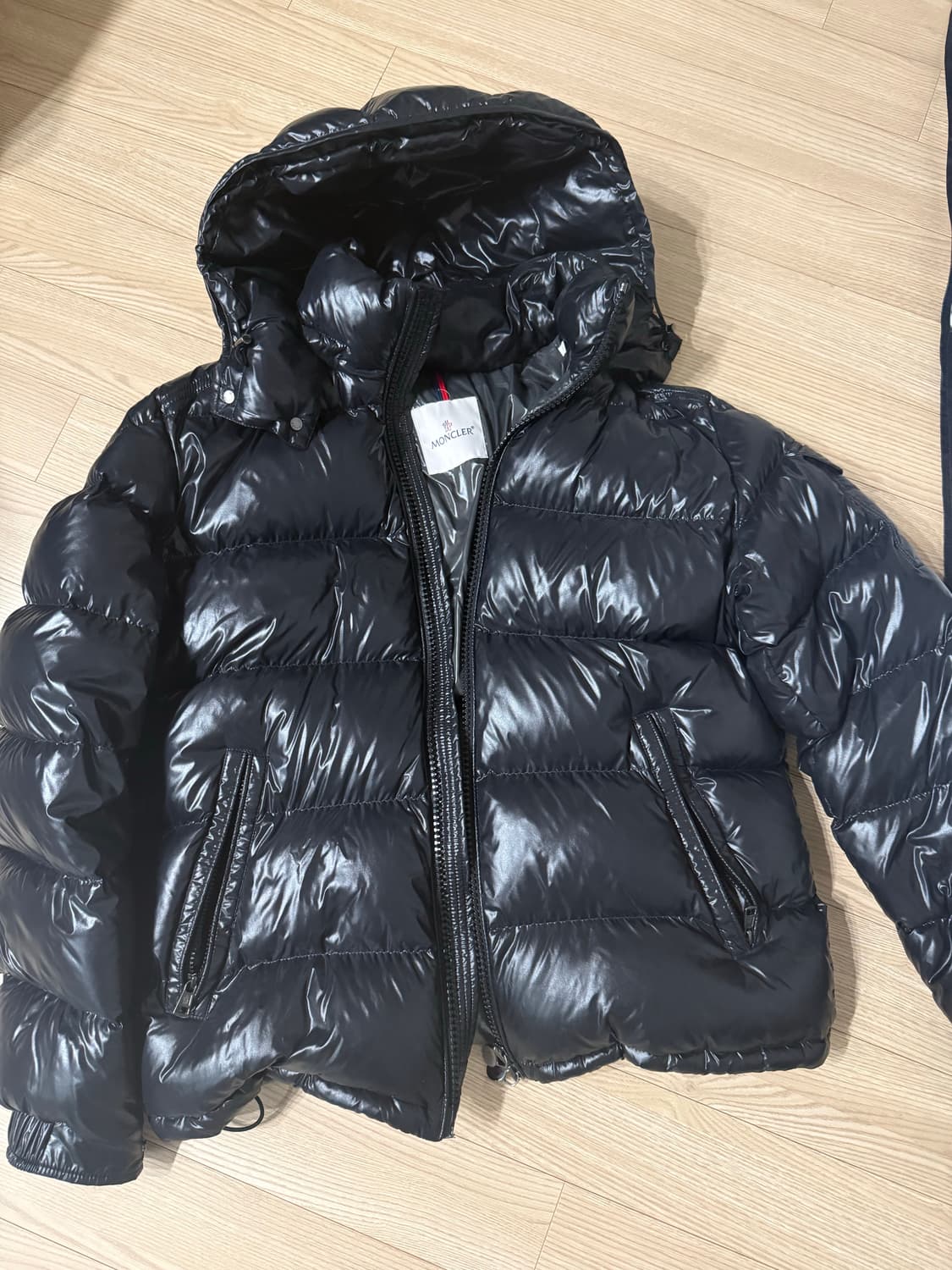 22fw 몽클레어 마야 4 팝니다 상품이미지1