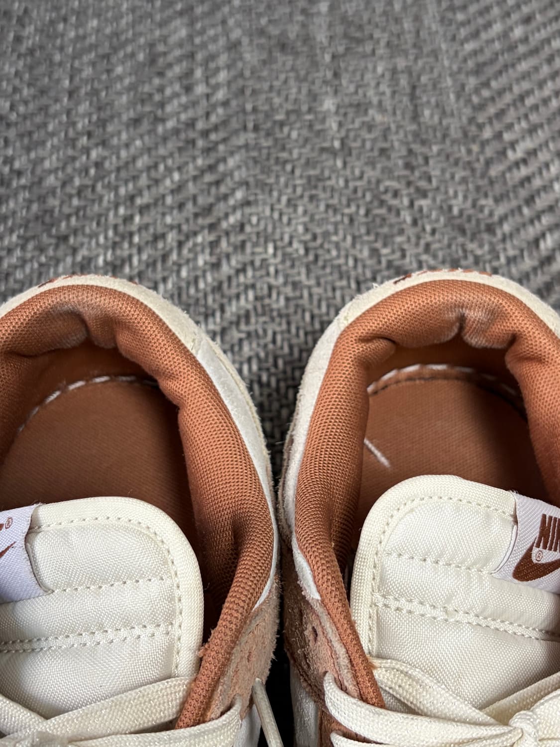 나이키 덩크로우프리미엄 미디움커리 275
 상품이미지8