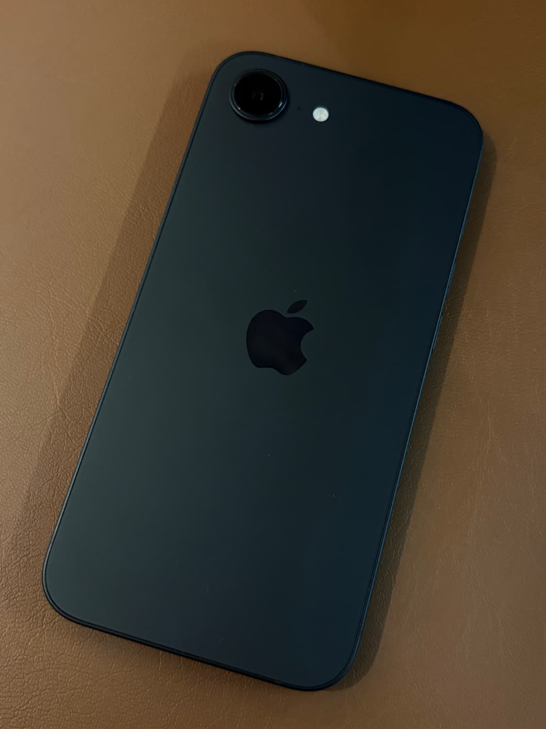 아이폰 16e 128 카메라 무음  상품이미지1