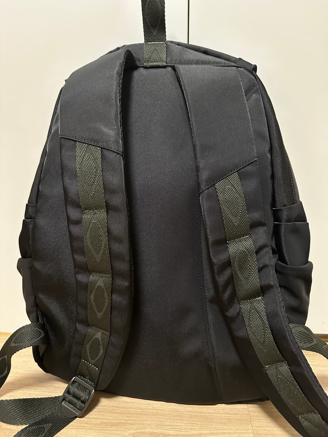 미스치프 버클 플랩 백팩 상품이미지3