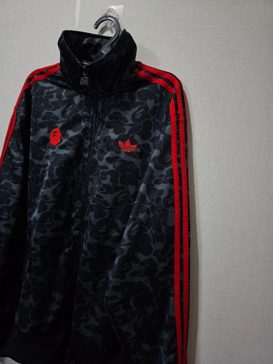 상태최상 아디다스 x 베이프 올오버 트랙탑 져지 105 / XL 상품이미지2